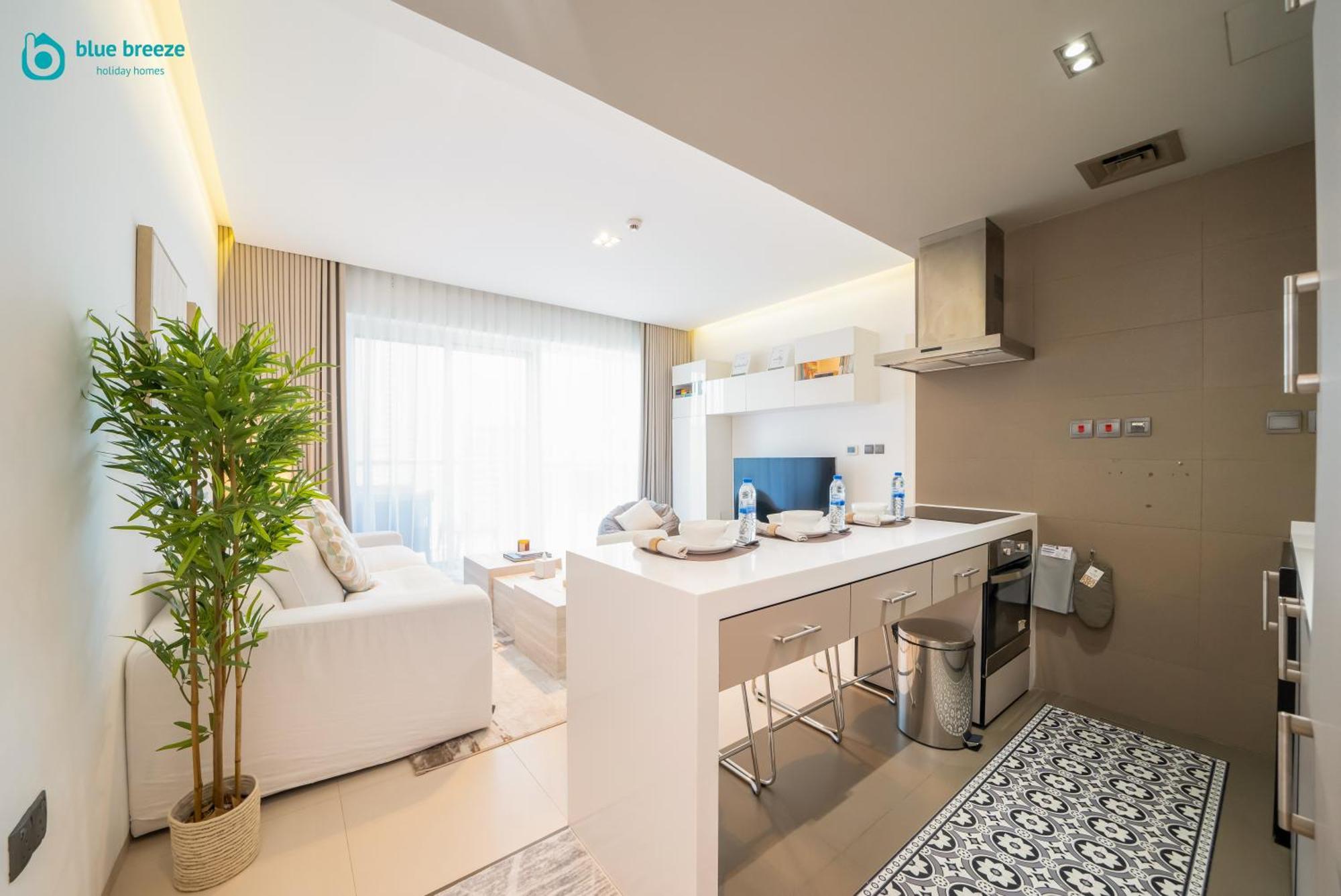 Blue Breeze - Modern With Partial Marina Views & Balcony Dubai