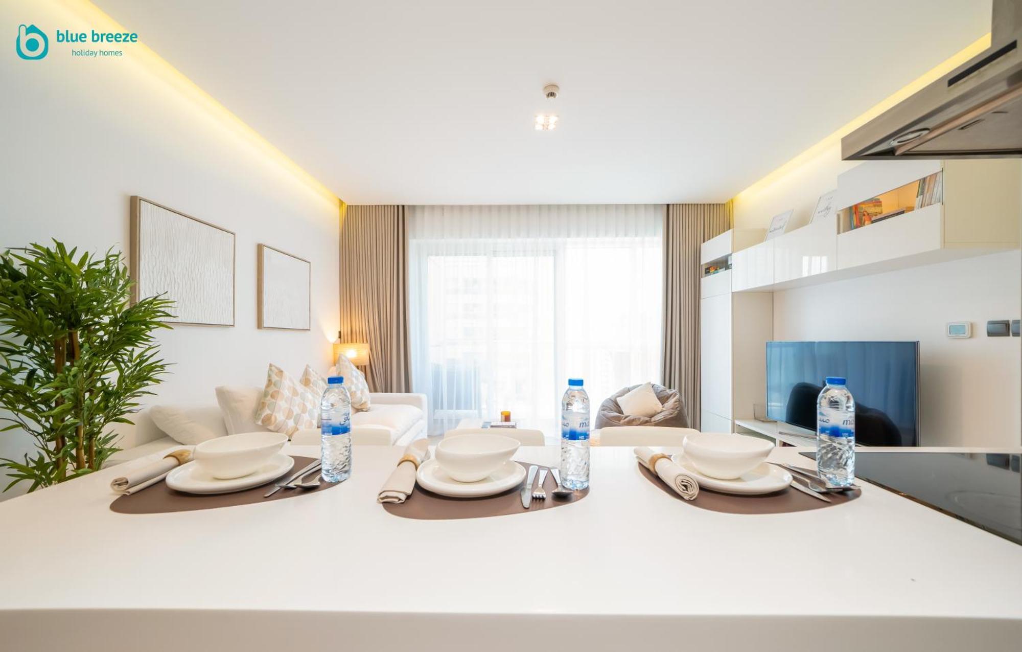 Blue Breeze - Modern With Partial Marina Views & Balcony Apartment *