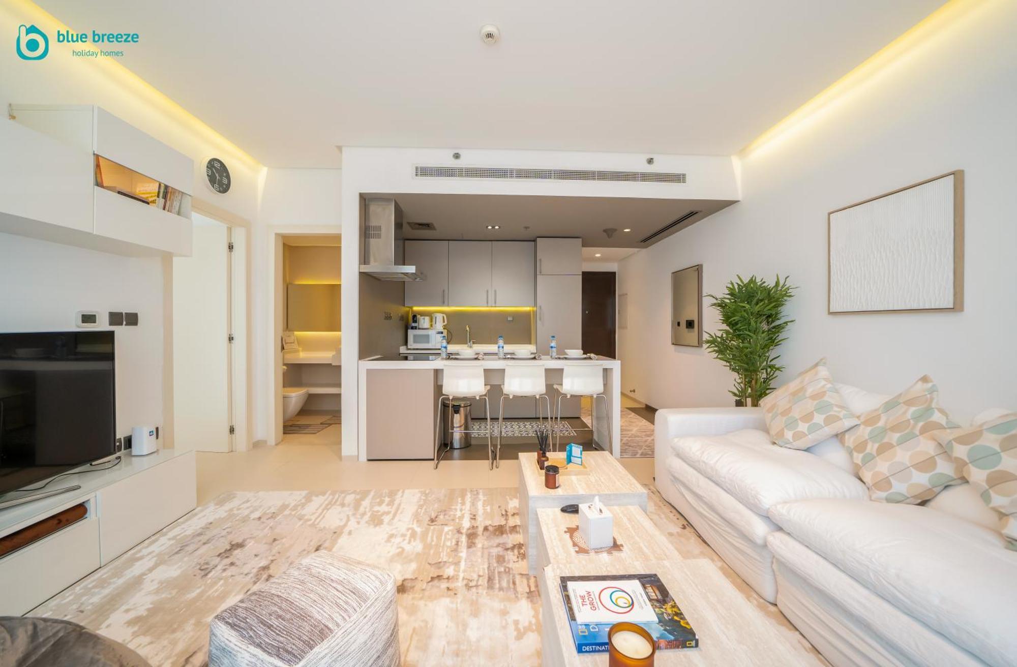 Apartment Blue Breeze - Modern With Partial Marina Views & Balcony Dubai