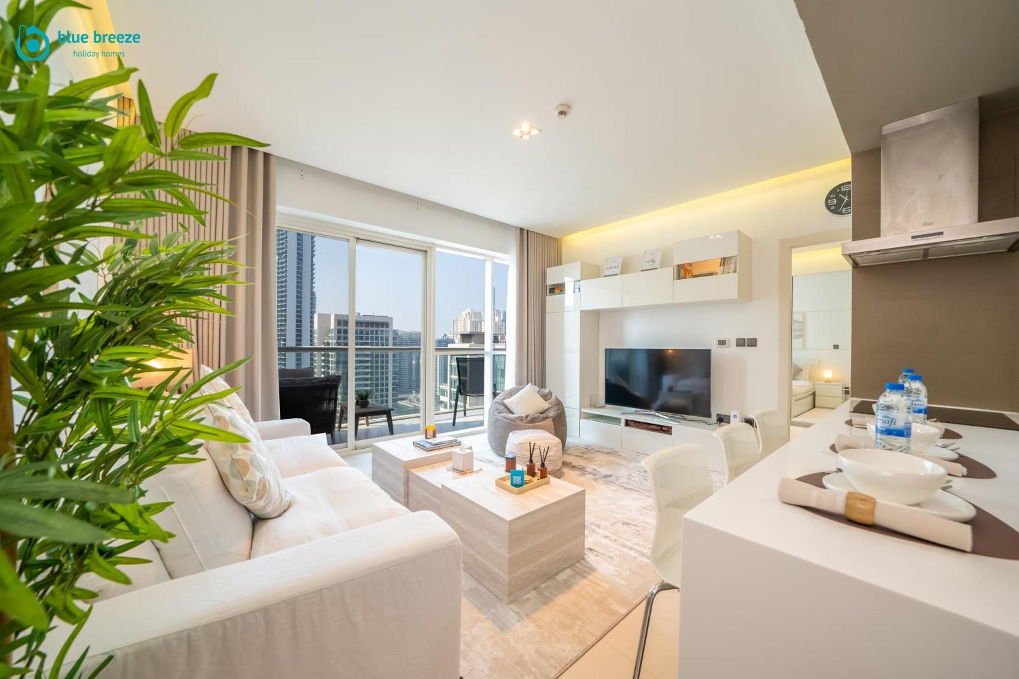 Blue Breeze - Modern With Partial Marina Views & Balcony Apartment