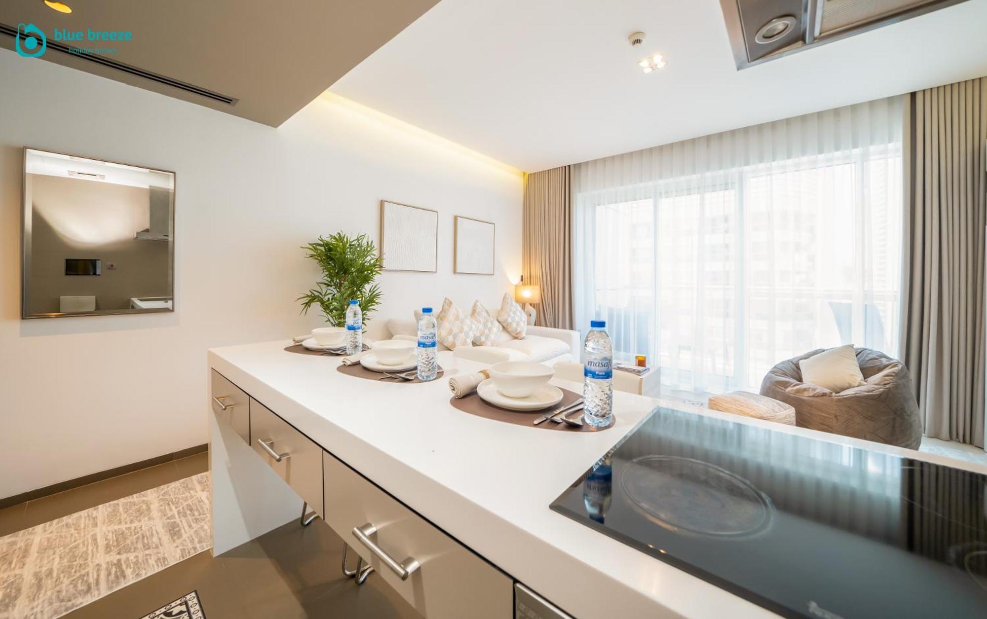Blue Breeze - Modern With Partial Marina Views & Balcony * Dubai