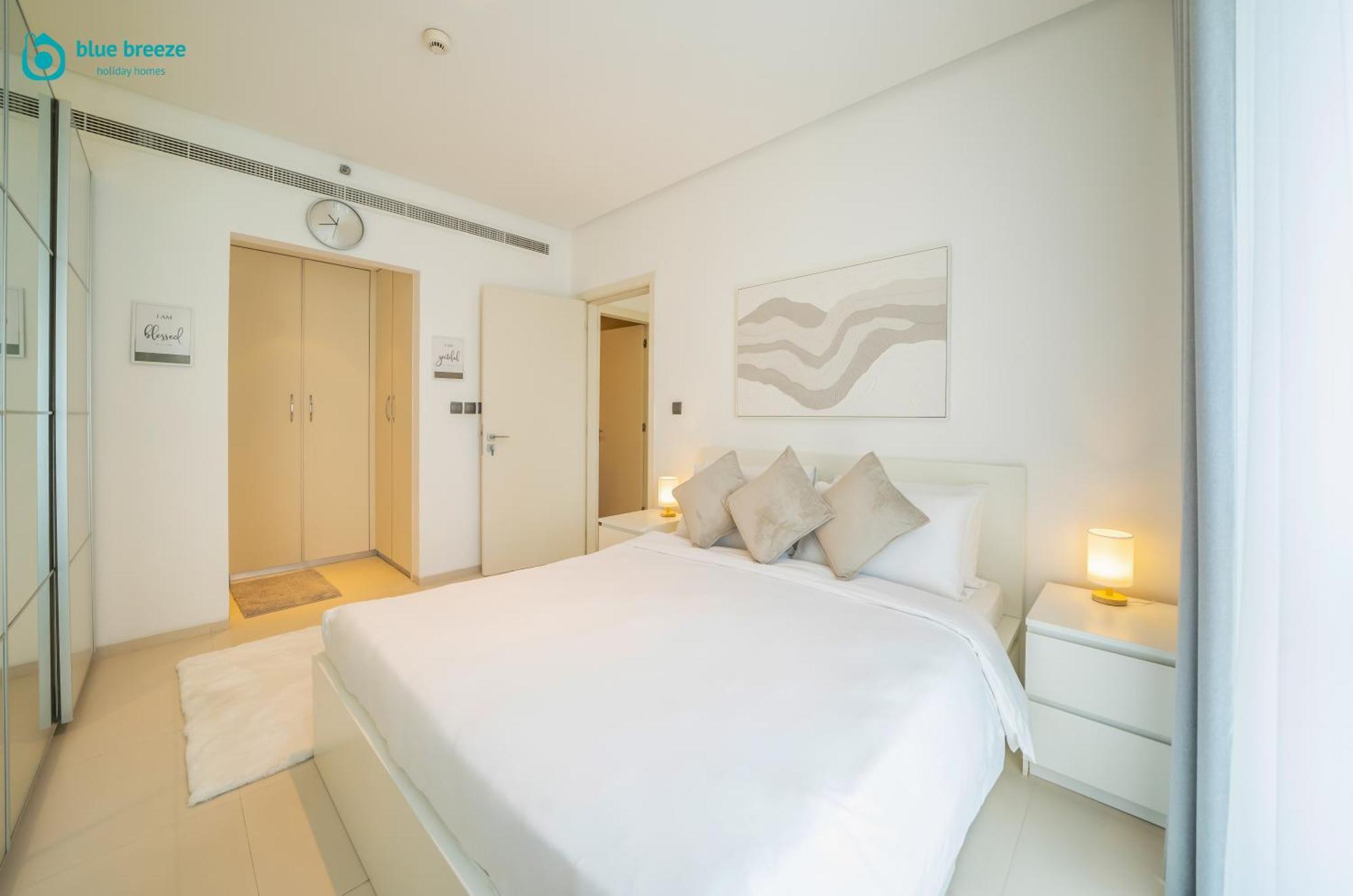 Apartment Blue Breeze - Modern With Partial Marina Views & Balcony Dubai