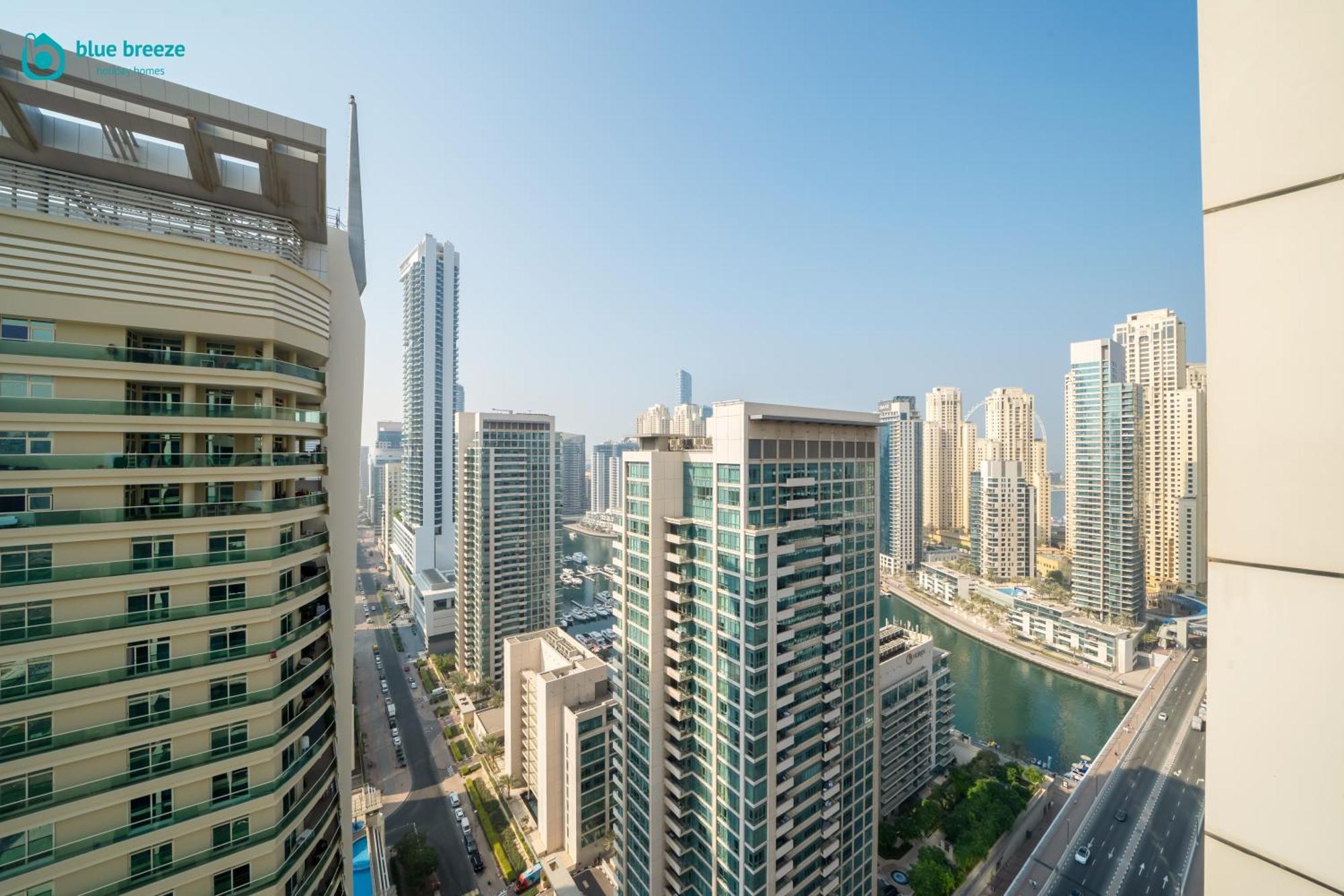 Blue Breeze - Modern With Partial Marina Views & Balcony