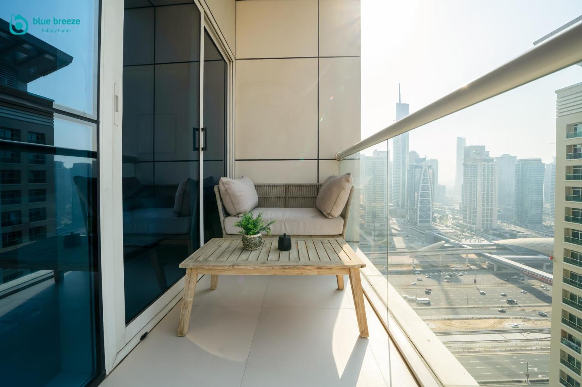 Apartment Blue Breeze - Modern With Partial Marina Views & Balcony *