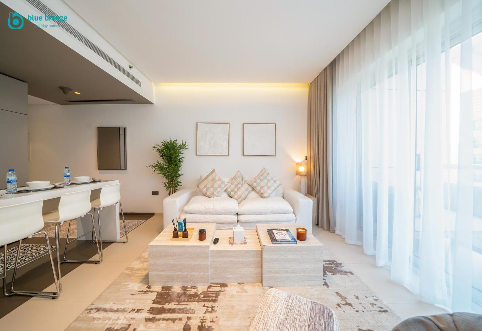 Blue Breeze - Modern With Partial Marina Views & Balcony Apartment