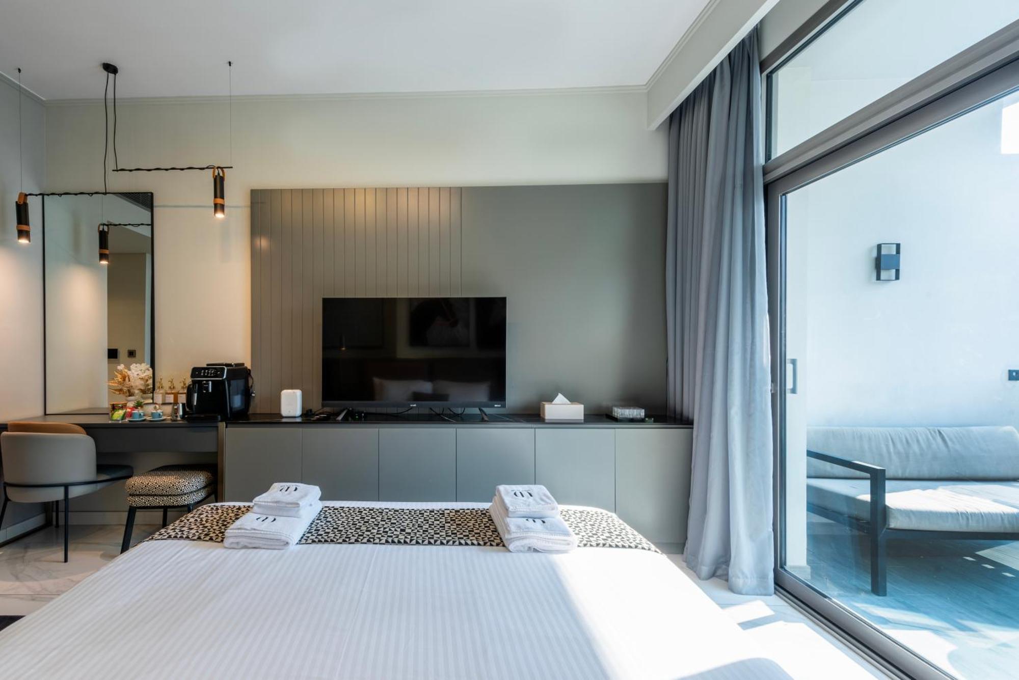 Canal View Downtown - Near Mall & Burj Khalifa - Mag 318 Apartment *