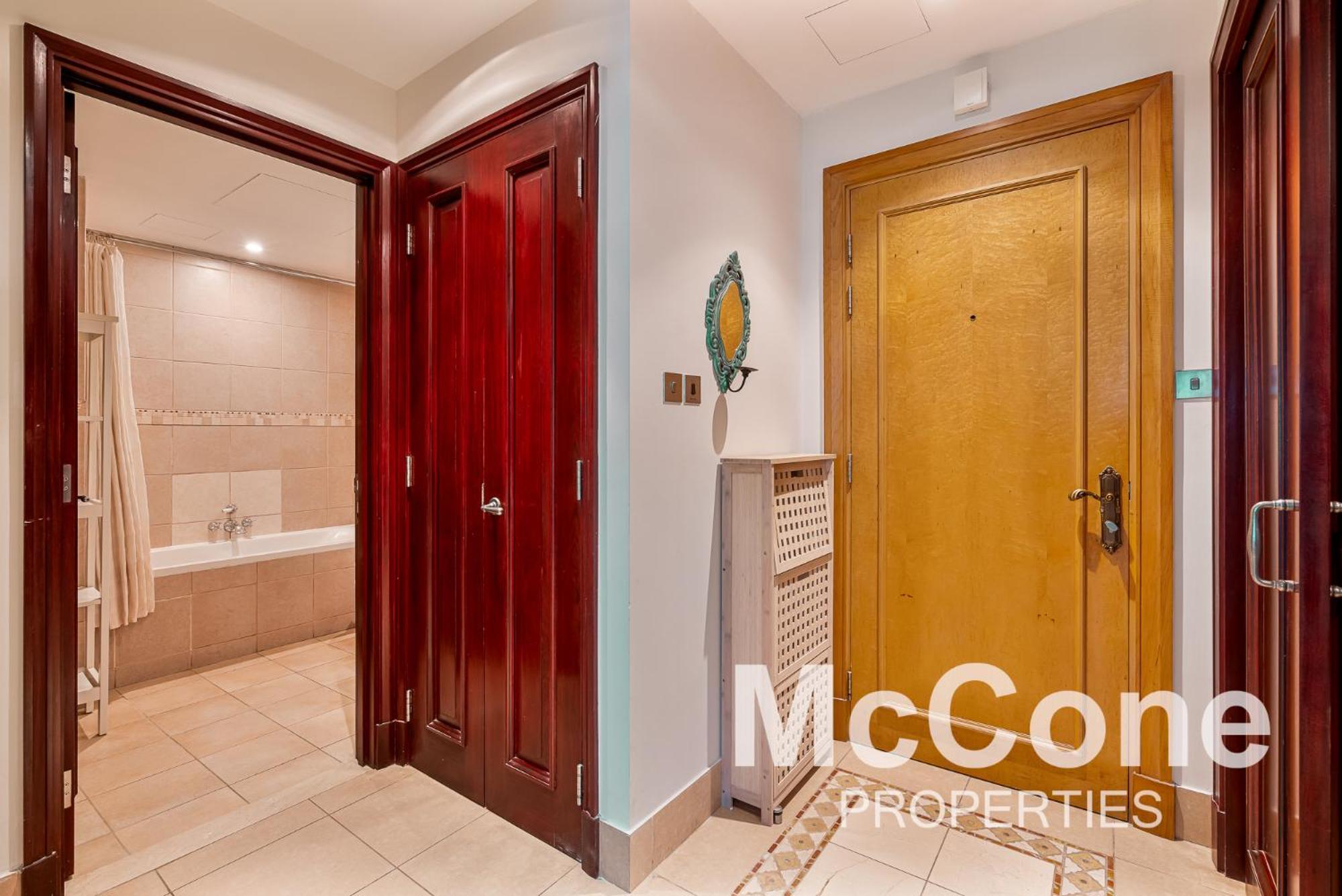 Downtown 2br With Iconic Burj Khalifa Views Dubai