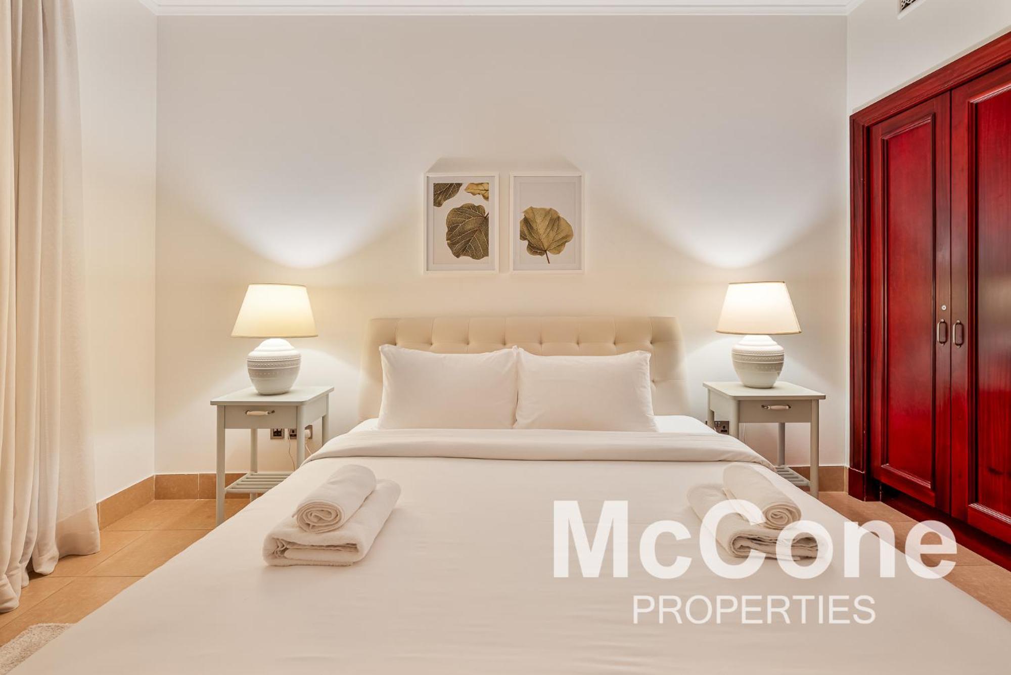 Apartment Downtown 2br With Iconic Burj Khalifa Views