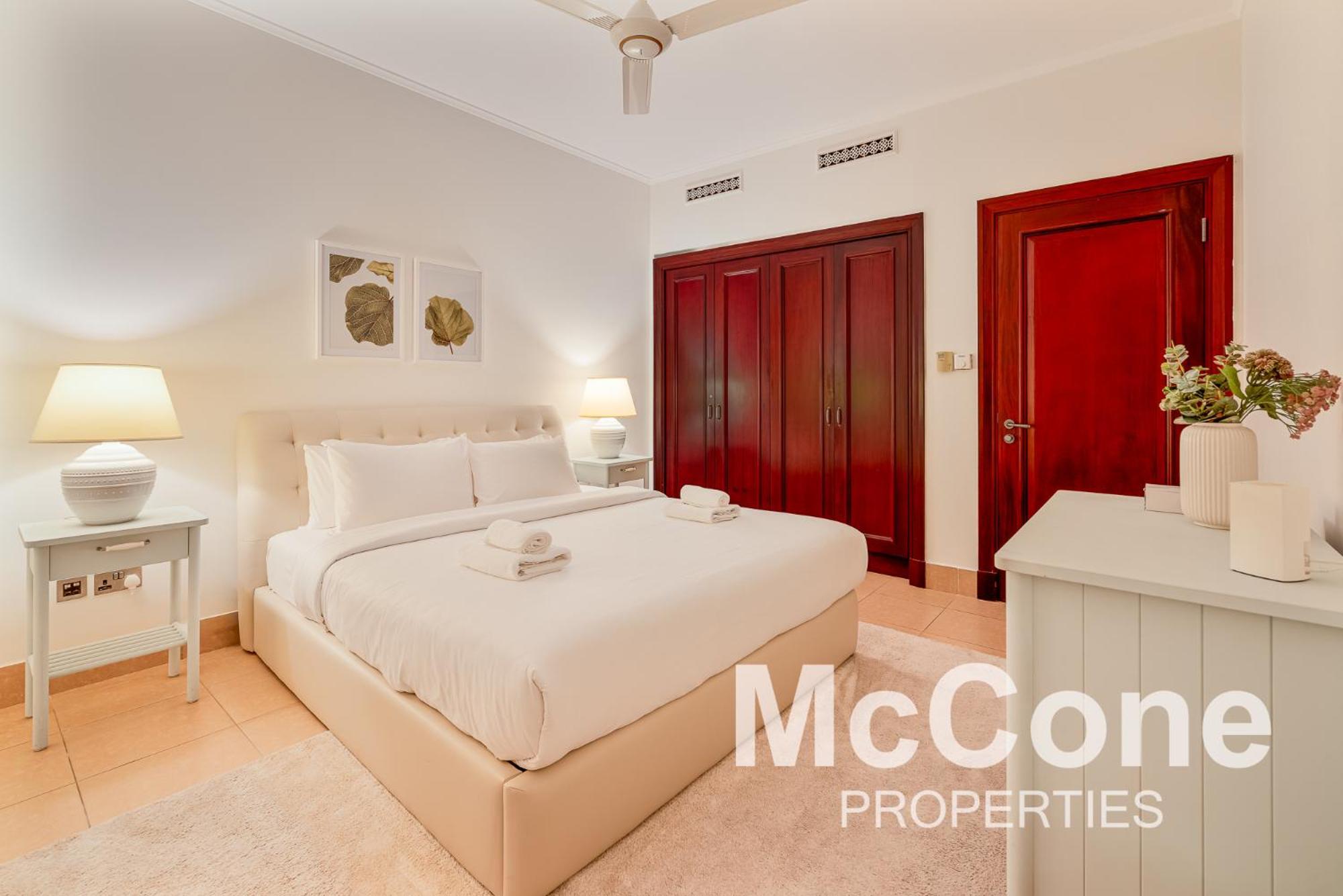 Downtown 2br With Iconic Burj Khalifa Views Apartment