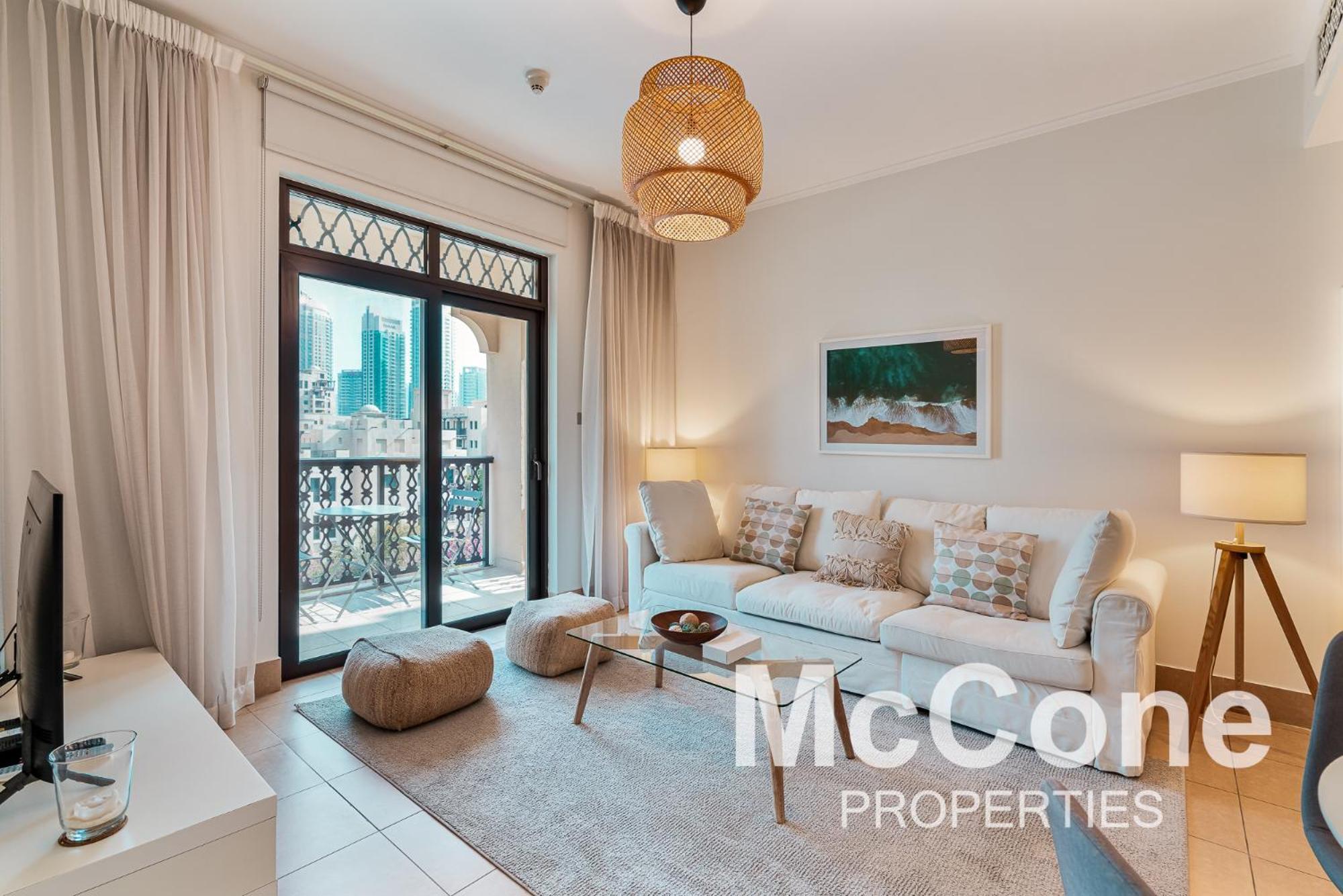 Apartment Downtown 2br With Iconic Burj Khalifa Views *