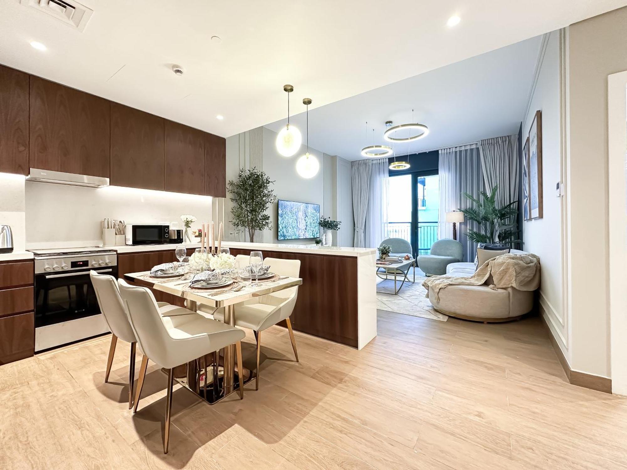 Trophy - Daze In Lamer W Sea Views Dubai