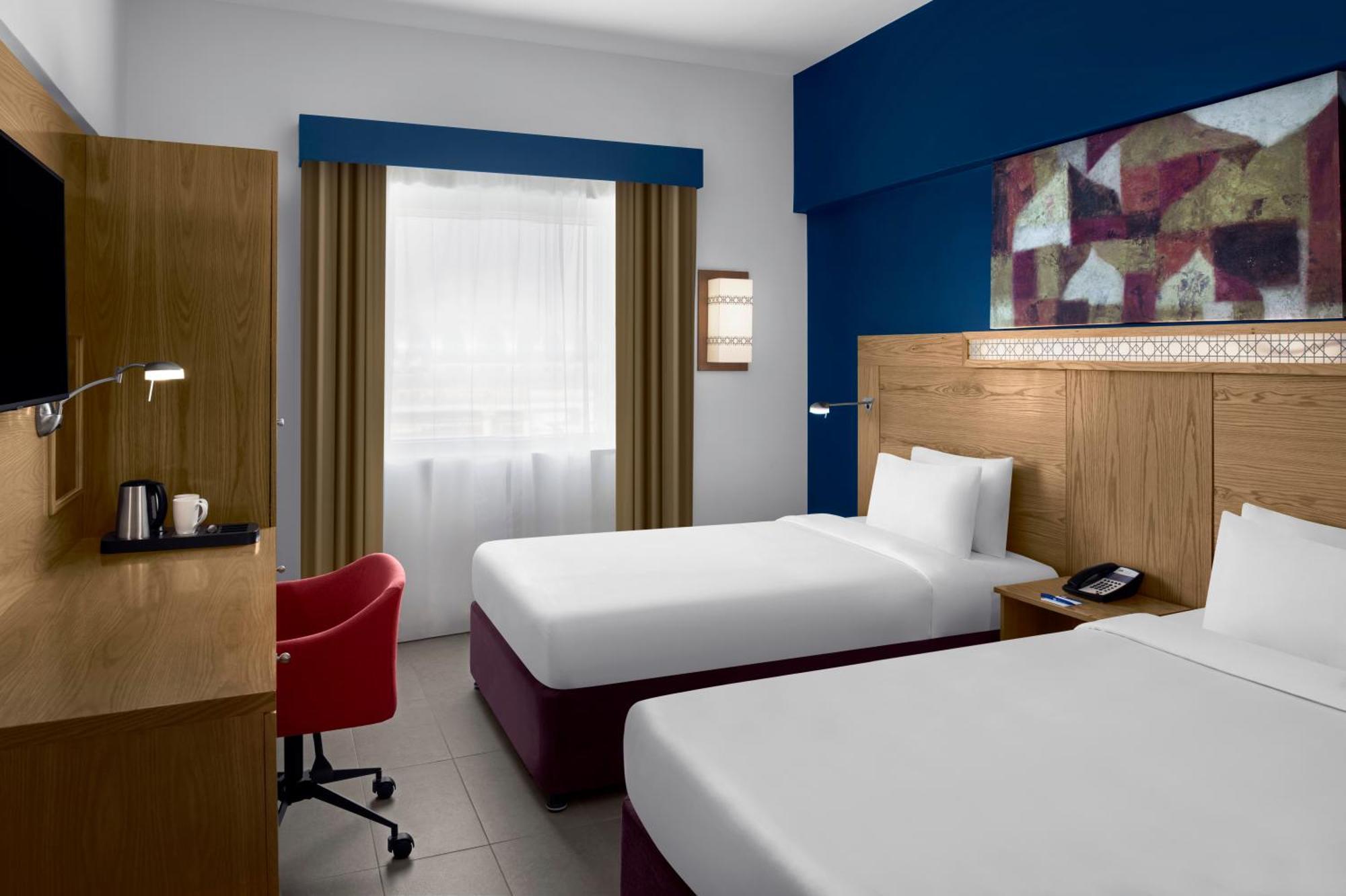 Express Airport By Ihg Hotel 3*