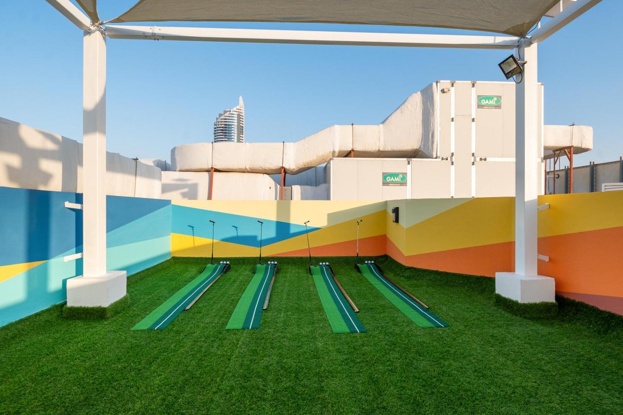 Izzzi Life Mint Aparthotel