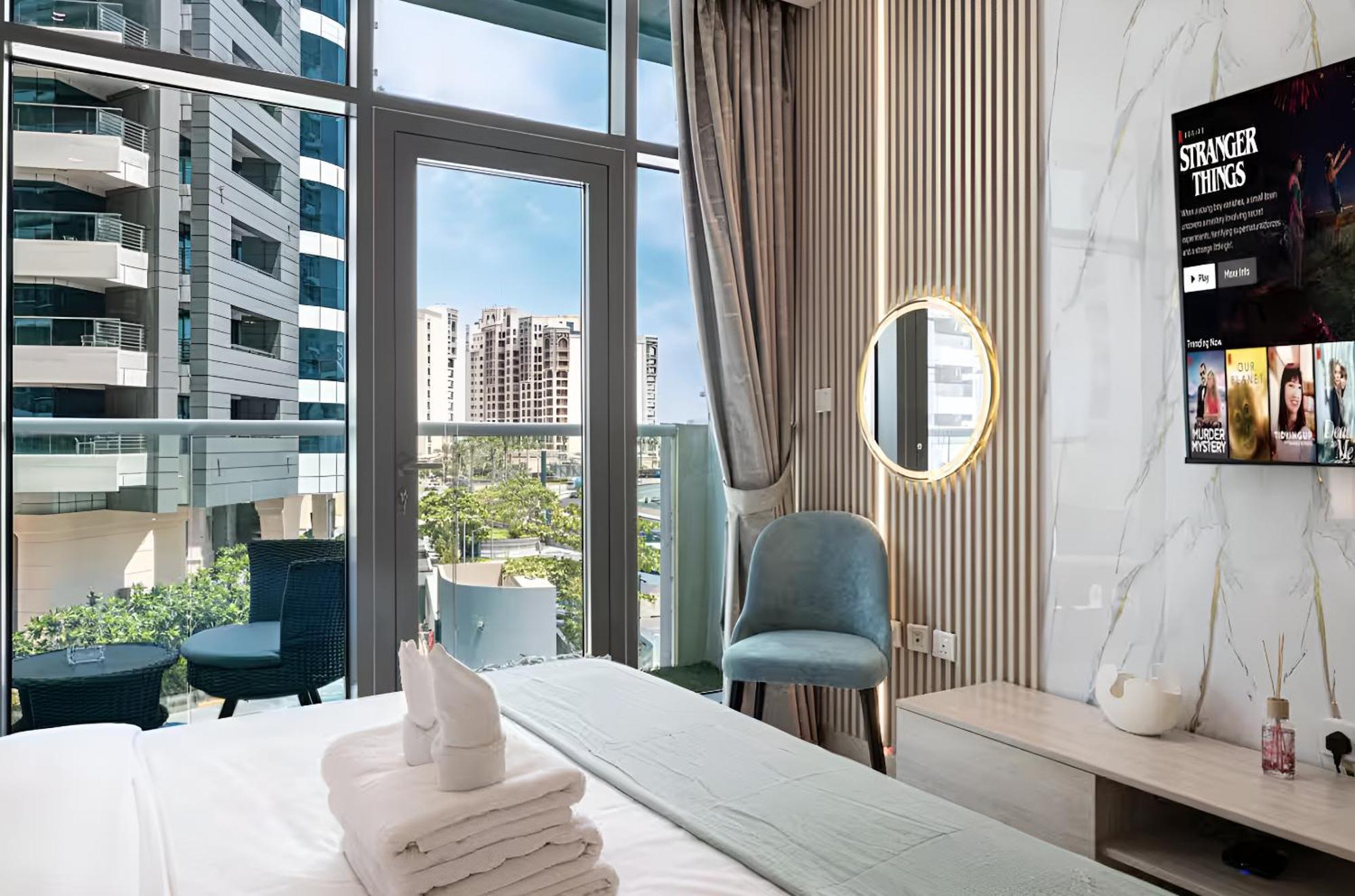 Daire Palm Jumeirah - Private & Free Infinity Pool Dubai