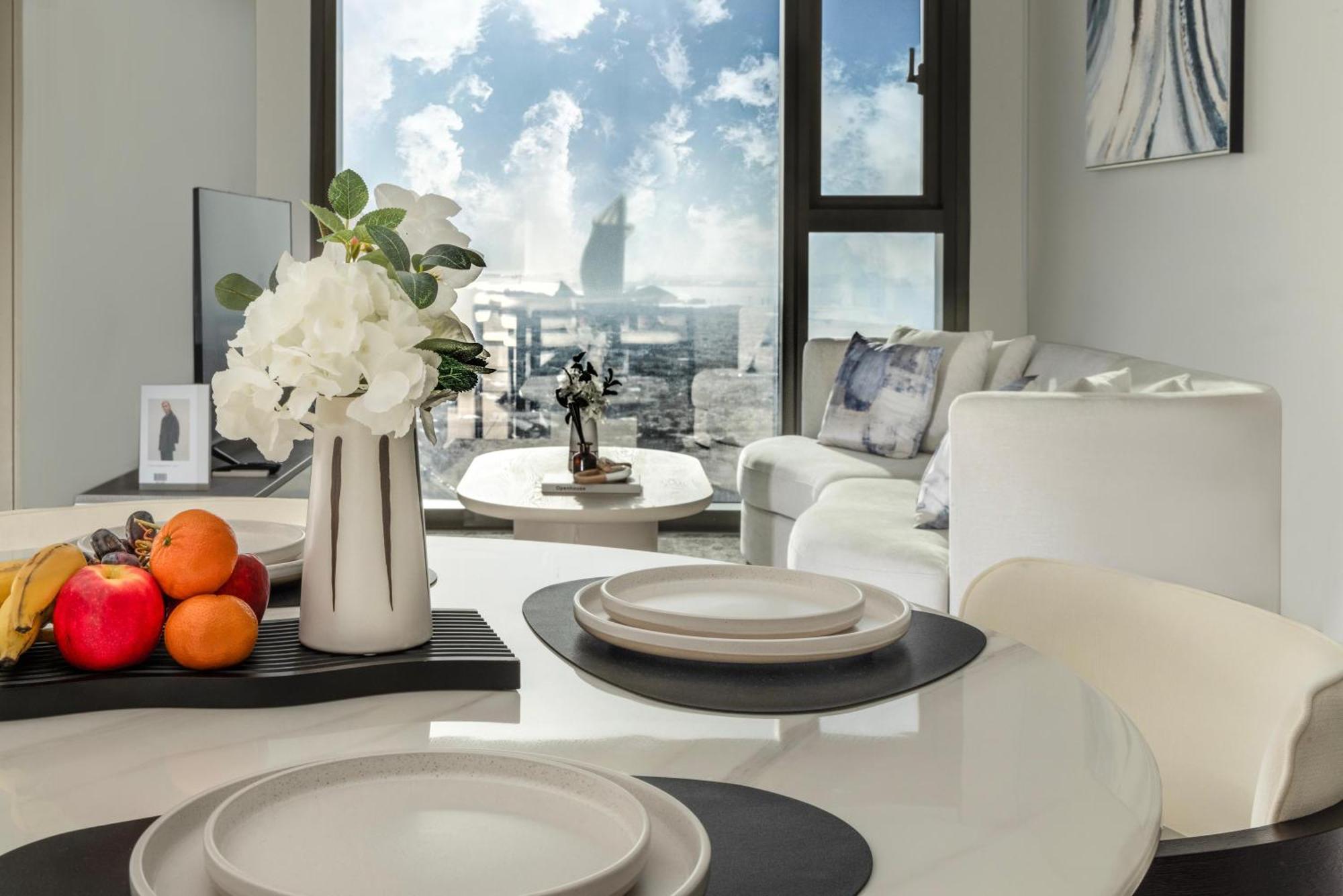 Skyline Elegance - 2br High Floor - 5min Mall