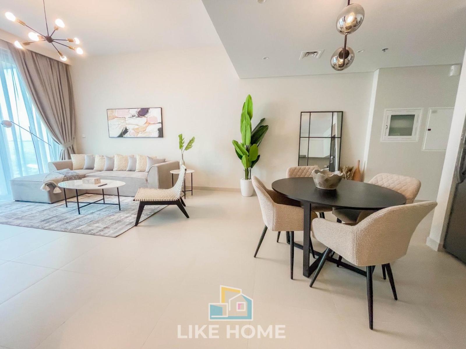 Like - 4303 Elegant 1-bedroom With Creek Harbour Views Apartment
