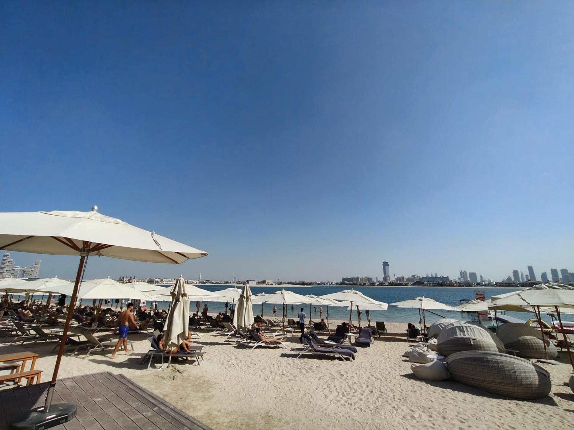 Stunning Infinite Sea View Three Bedroom Plus Maid's In Palm Jumeirah Dubai