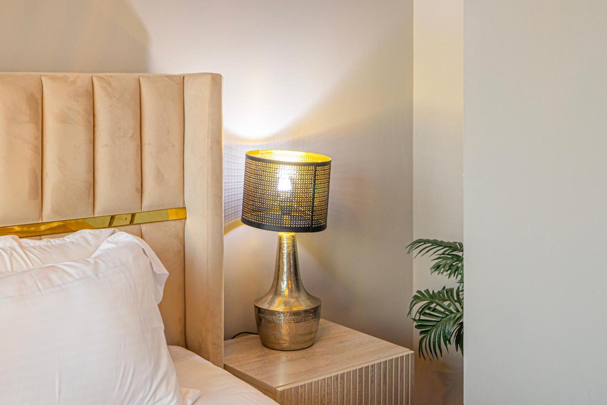 Daire Luxury 2 Bedroom With Sky Line And Direct Mall Access At Burj Vista Dubai