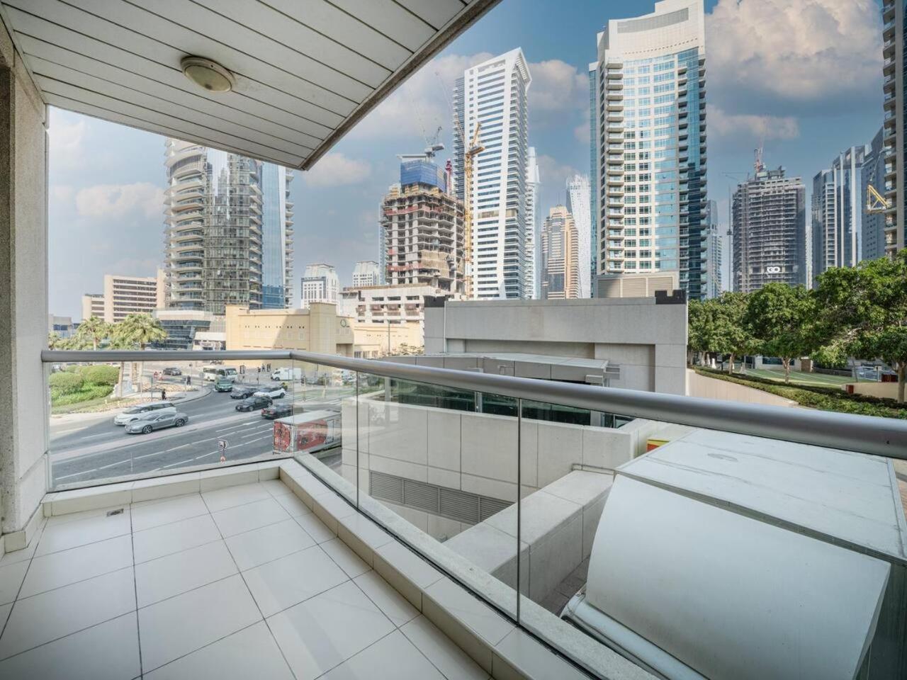 Bright 1-bedroom With Marina Infinity Pool Apartamento Dubai