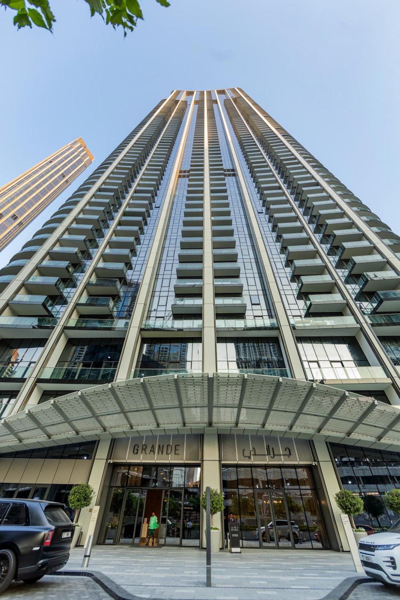 One Lux Grande Signature Residences Apartment