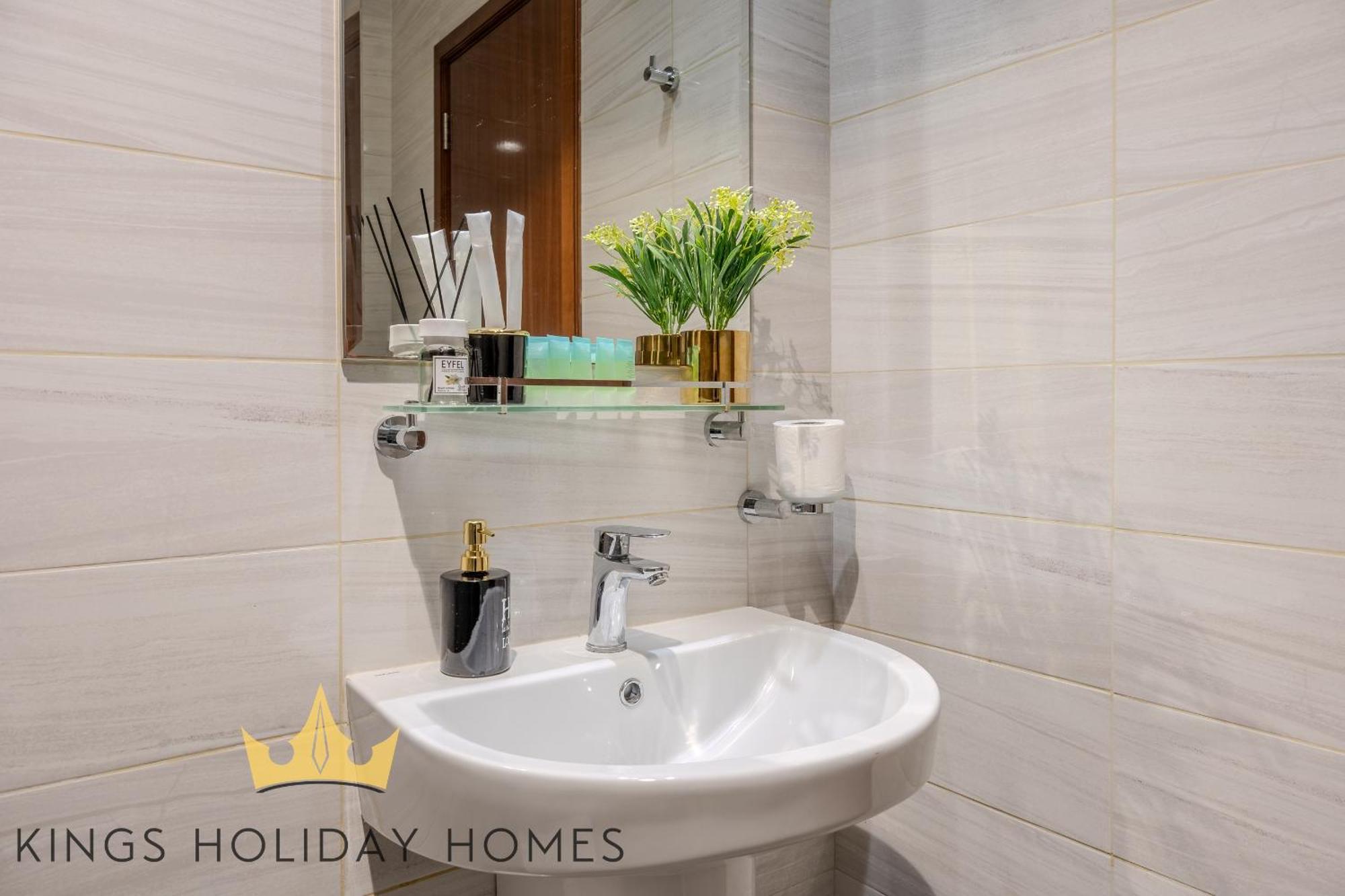 Luxury Dunya Tower Burj Khalifa St Kings Guest house