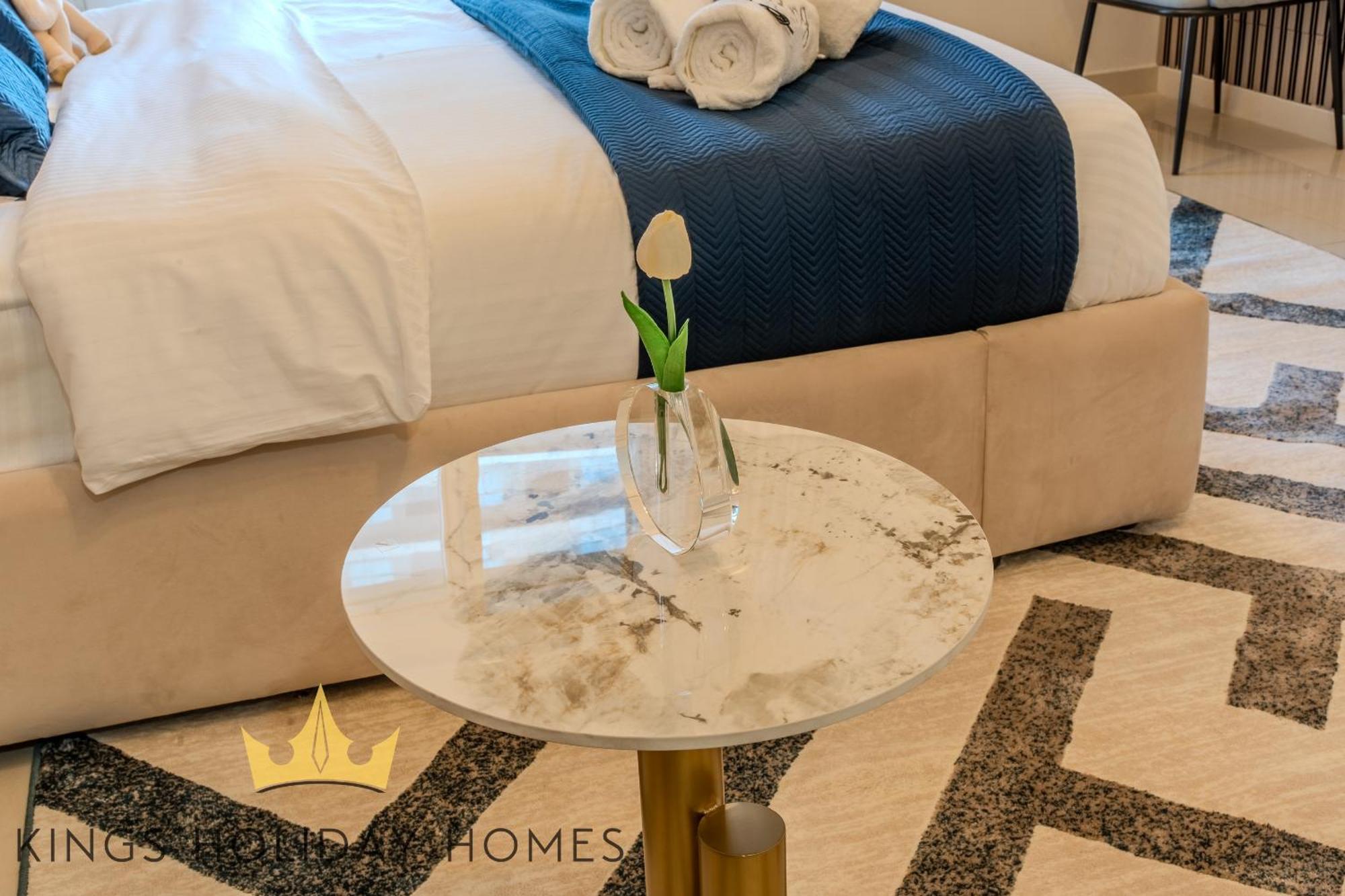 Guest house Luxury Dunya Tower Burj Khalifa St Kings Dubai