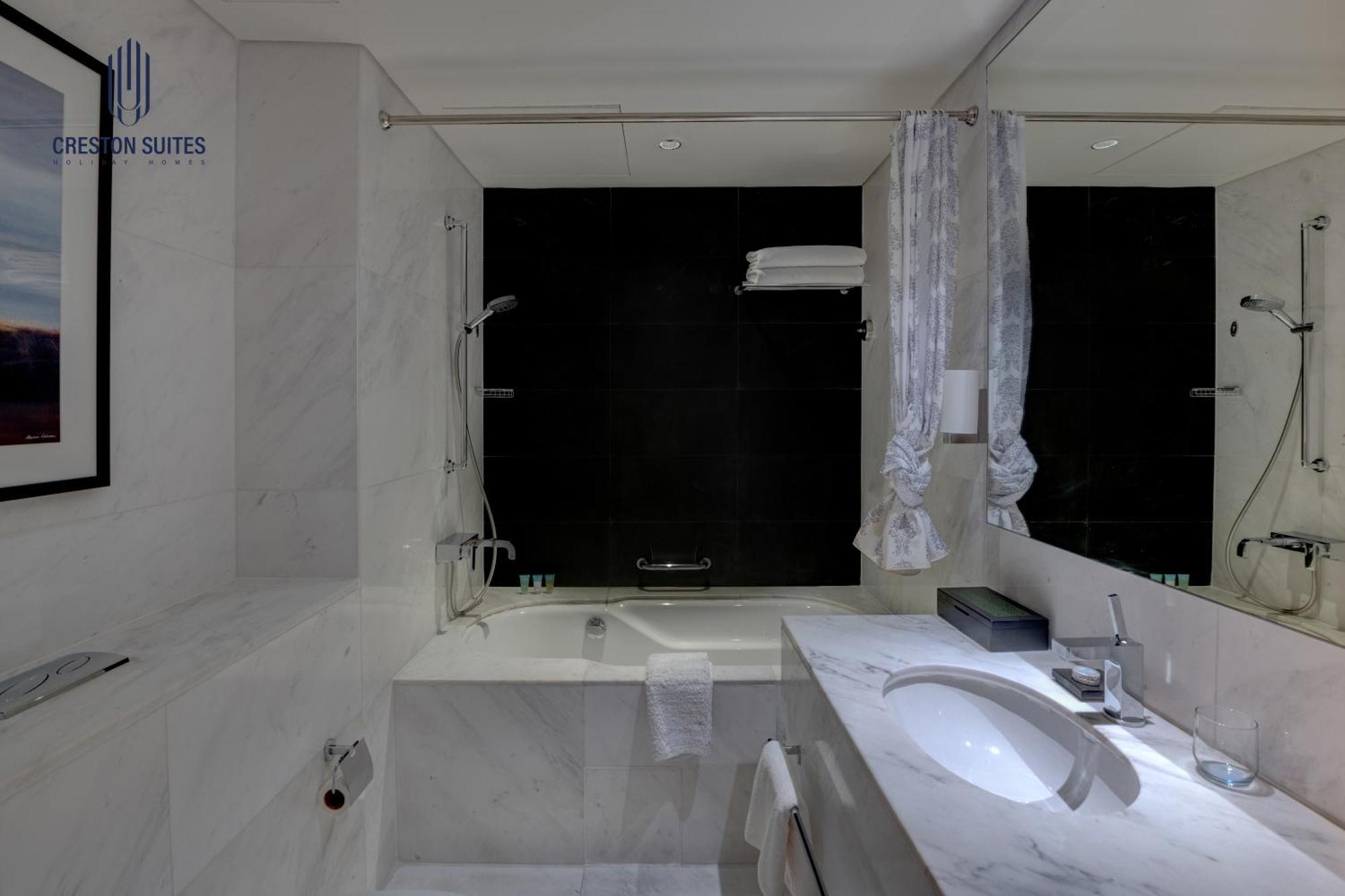 Creston Mall Residences Apartamento