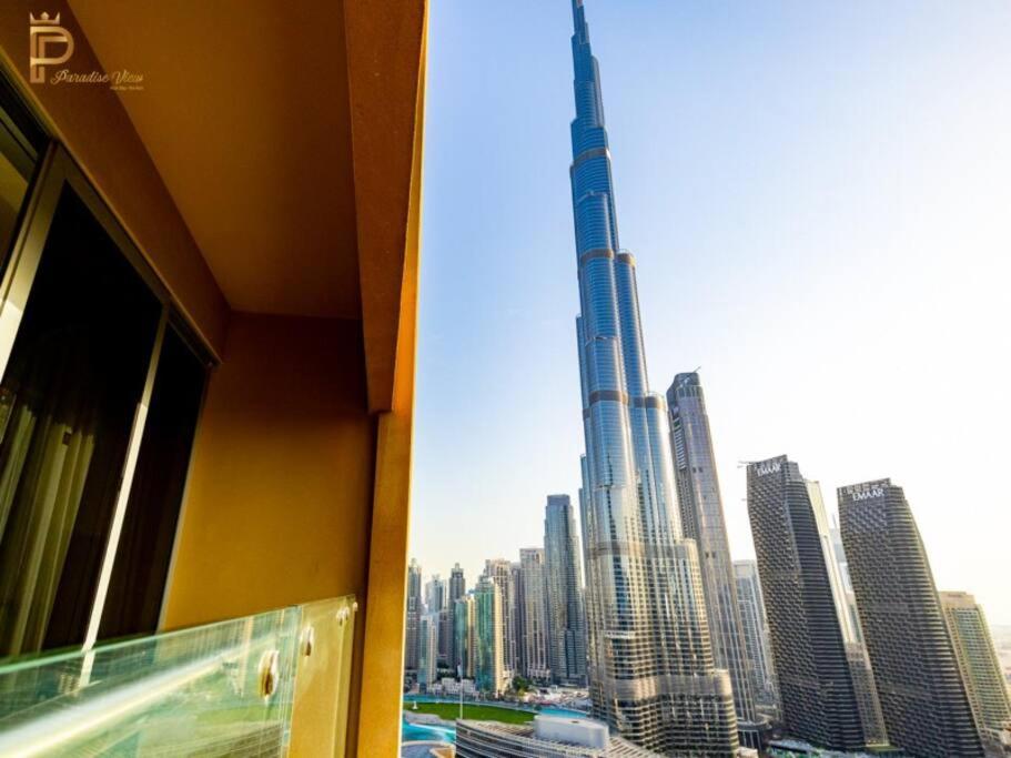Creston Mall Residences Apartamento