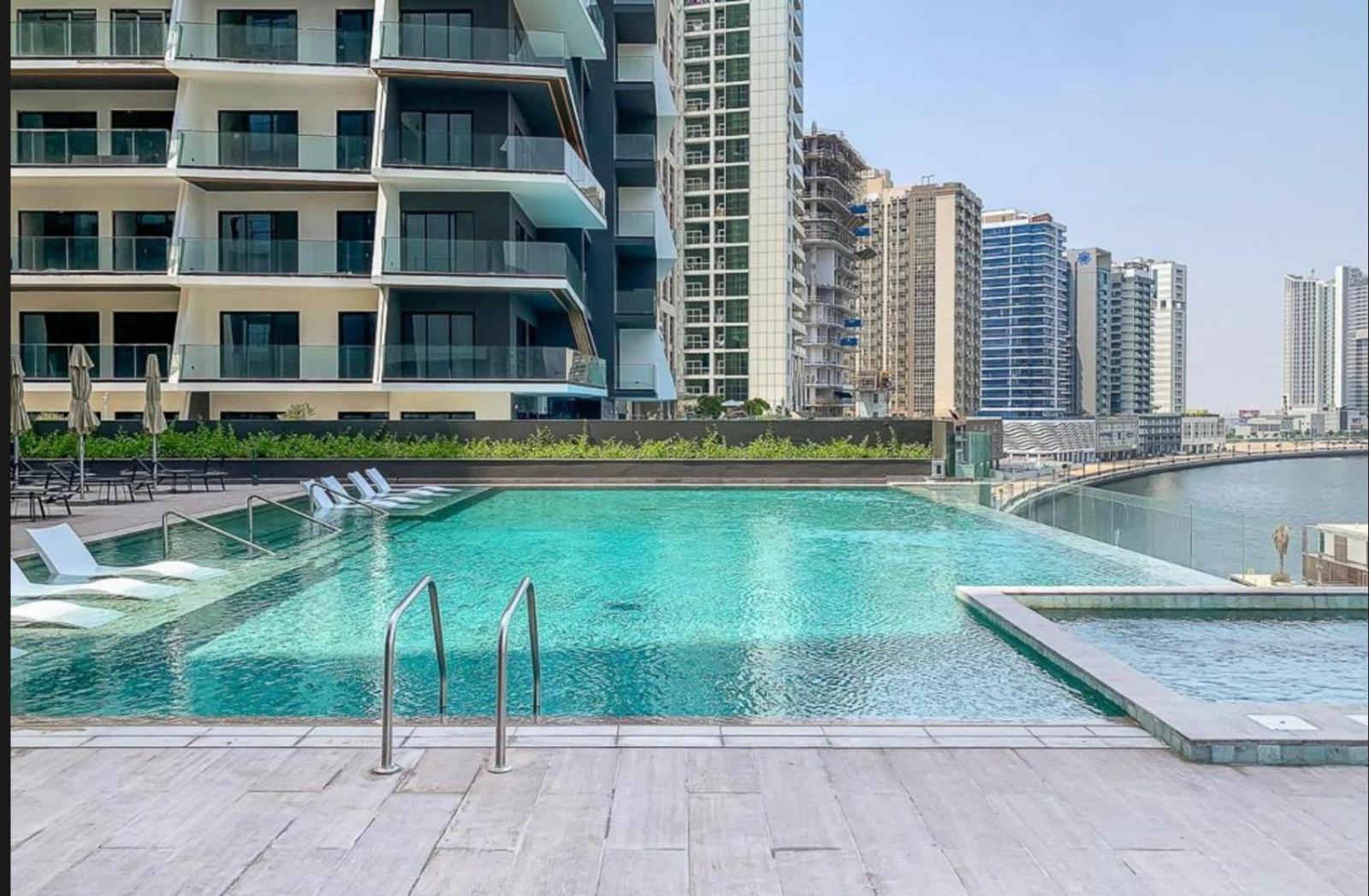 Waves - Modern With Balcony In Business Bay * Dubai