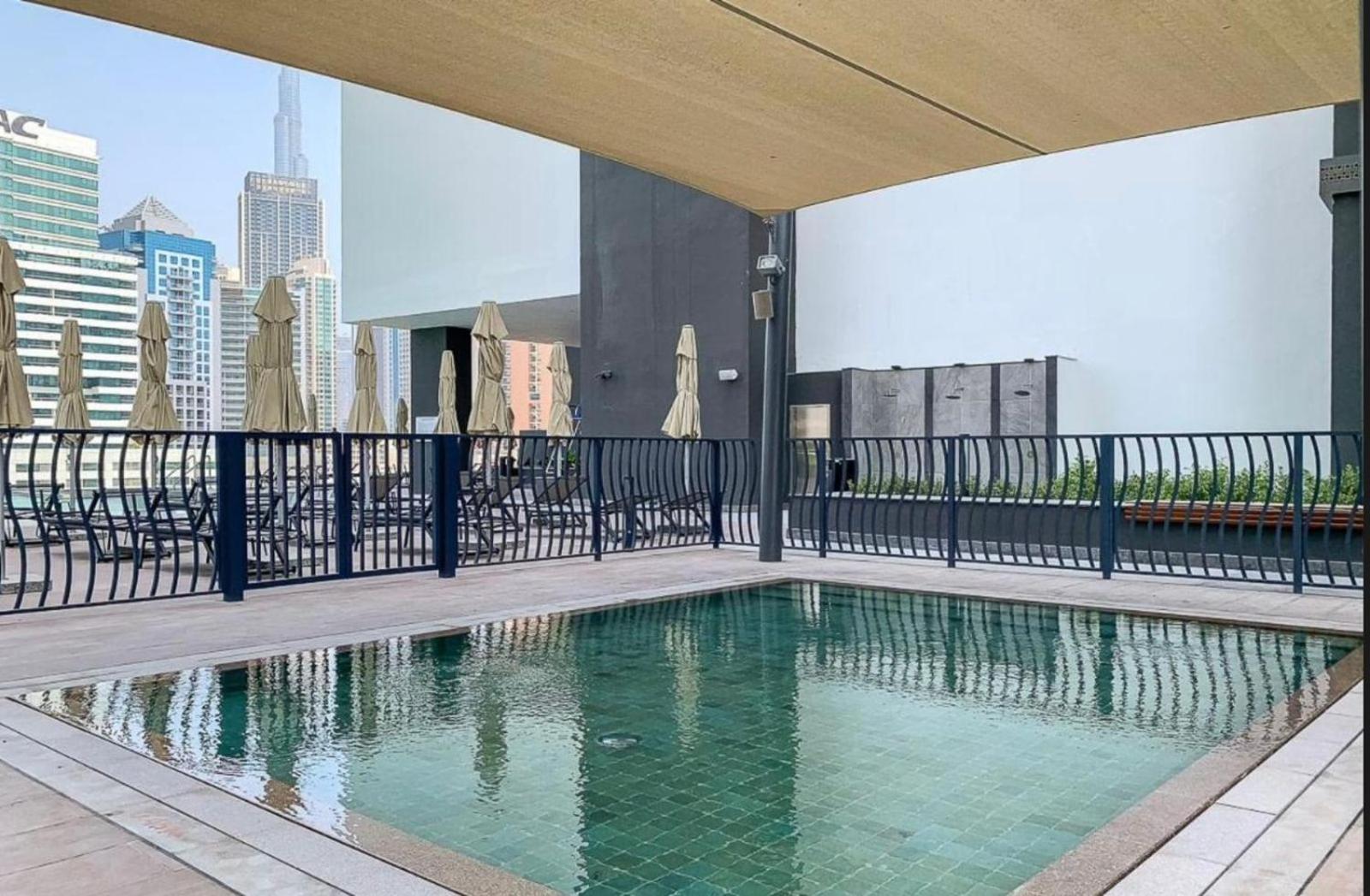 Apartment Waves - Modern With Balcony In Business Bay Dubai