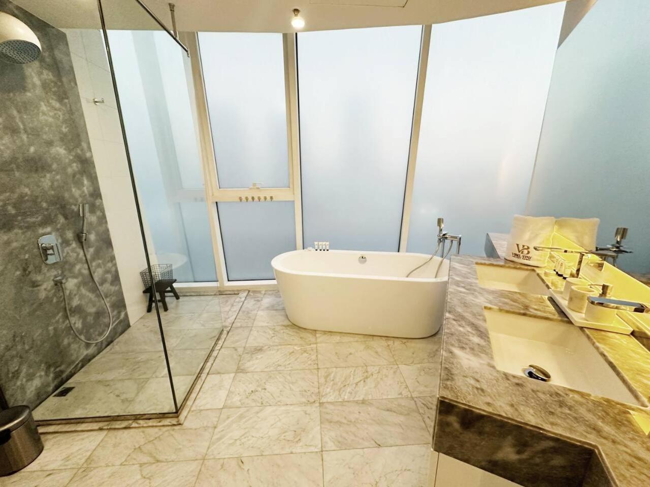 2br Amazing Canal Views At The Pad In Business Bay By Vibel Dubai