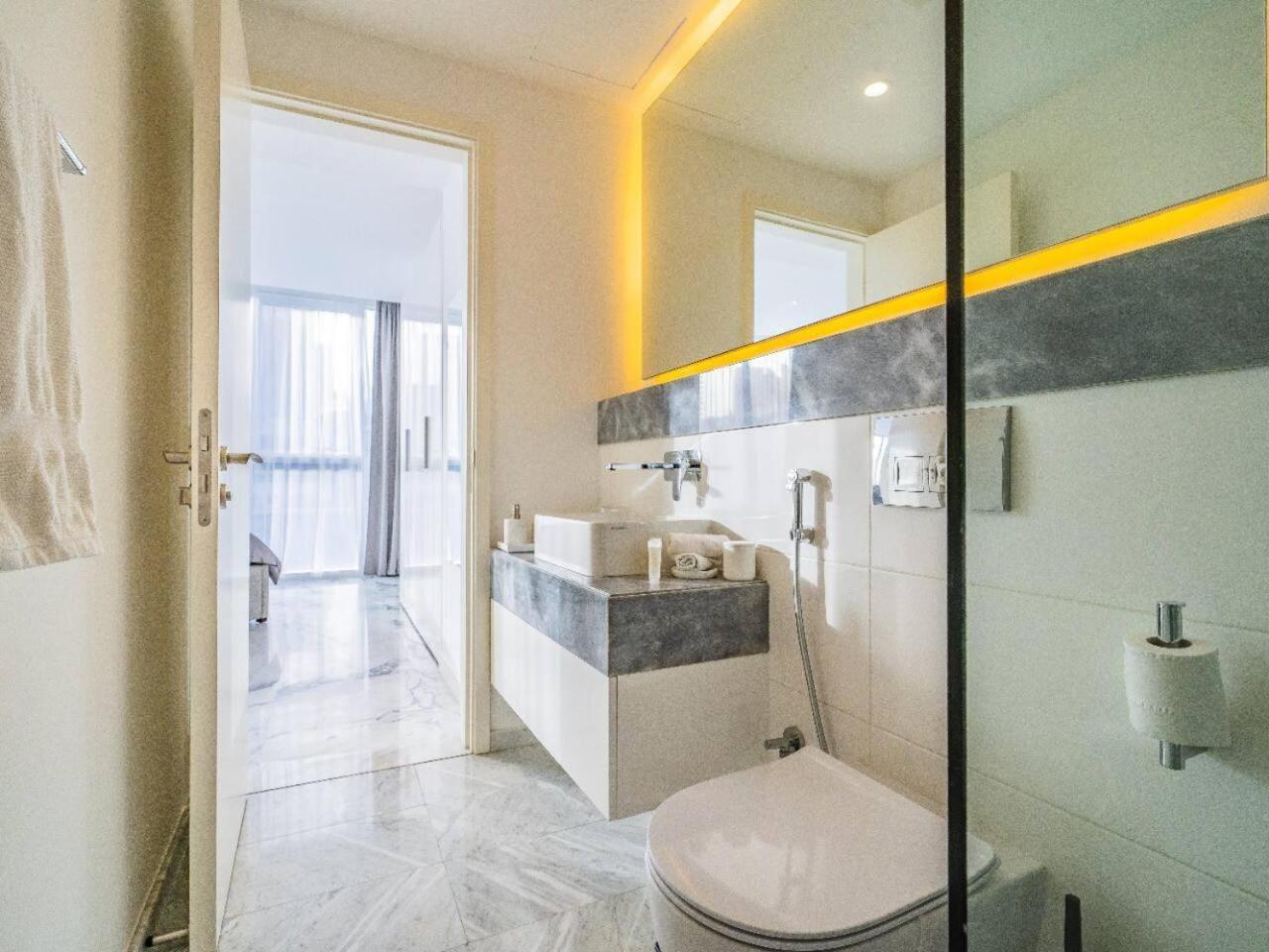 2br Amazing Canal Views At The Pad In Business Bay By Vibel