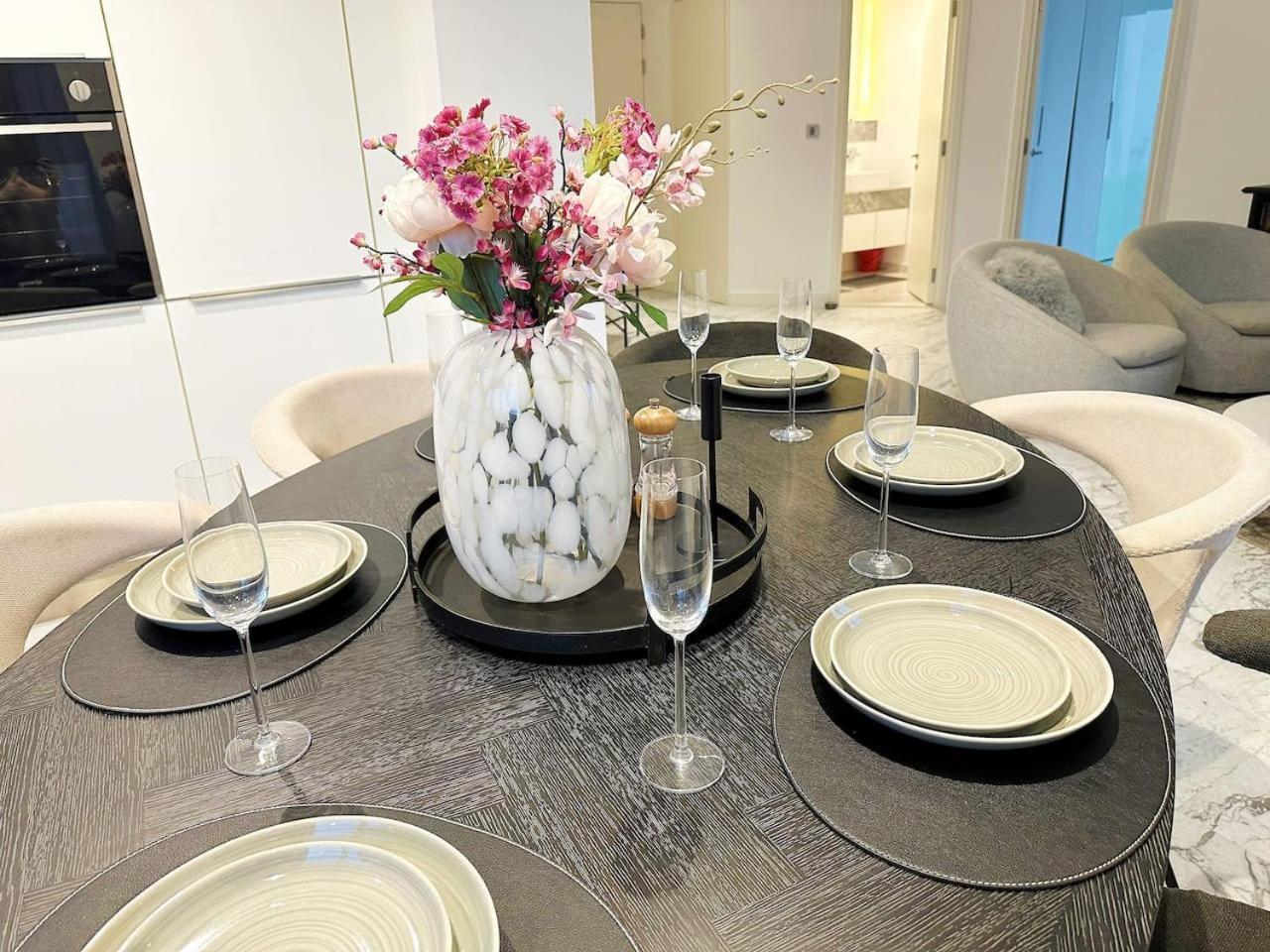 2br Amazing Canal Views At The Pad In Business Bay By Vibel * Dubai