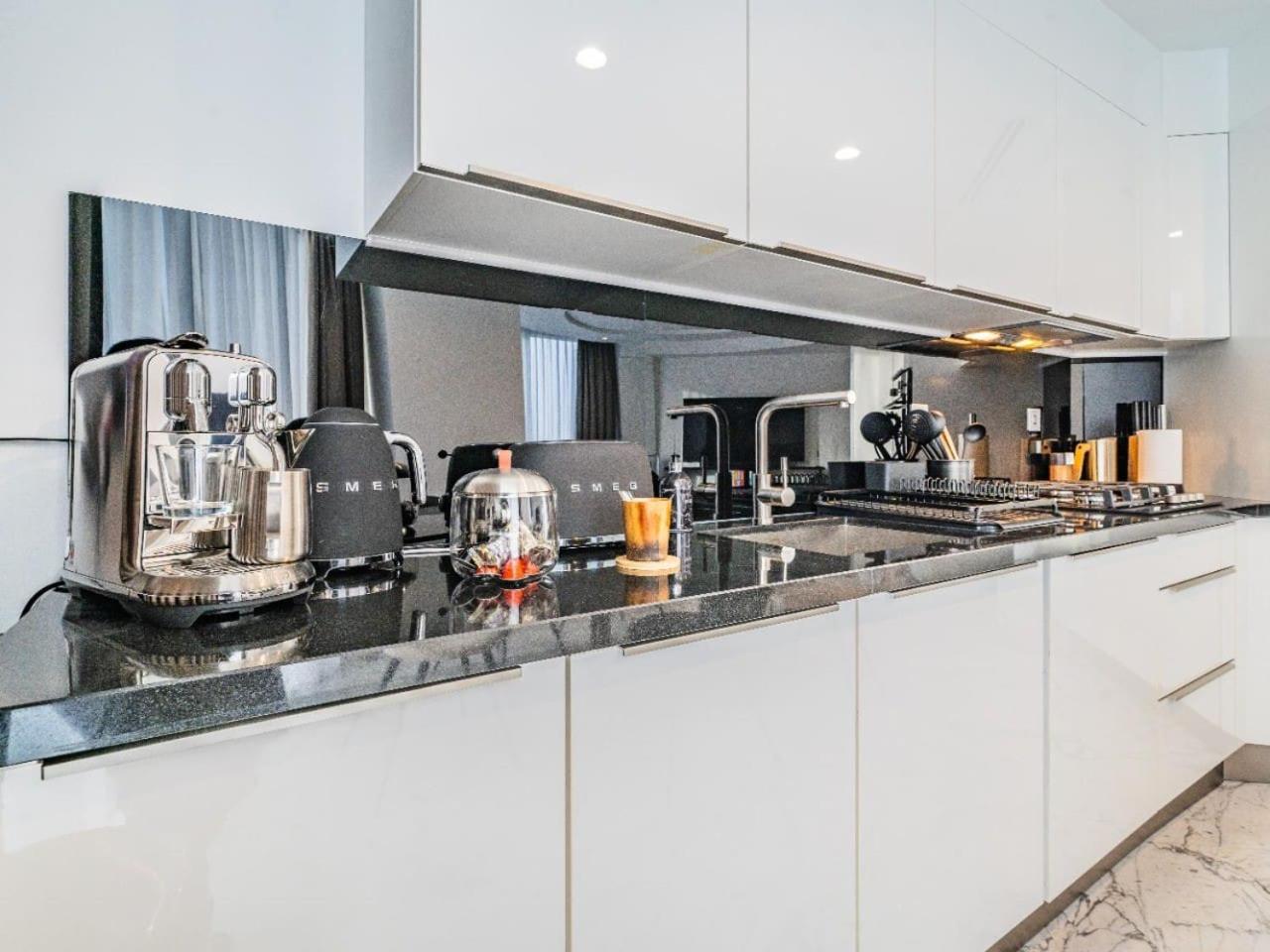 2br Amazing Canal Views At The Pad In Business Bay By Vibel * Dubai