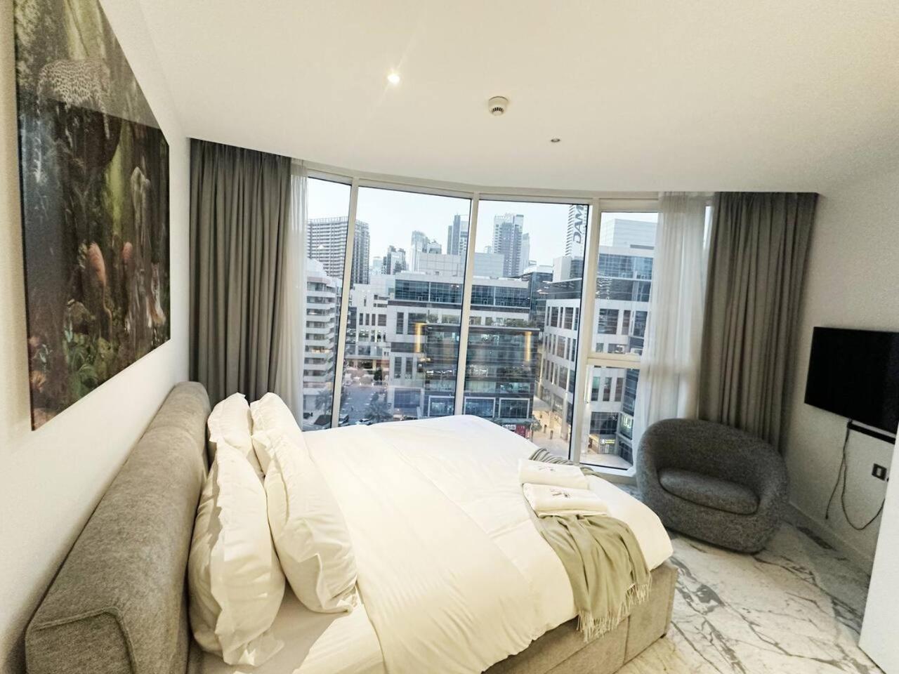 2br Amazing Canal Views At The Pad In Business Bay By Vibel * Dubai