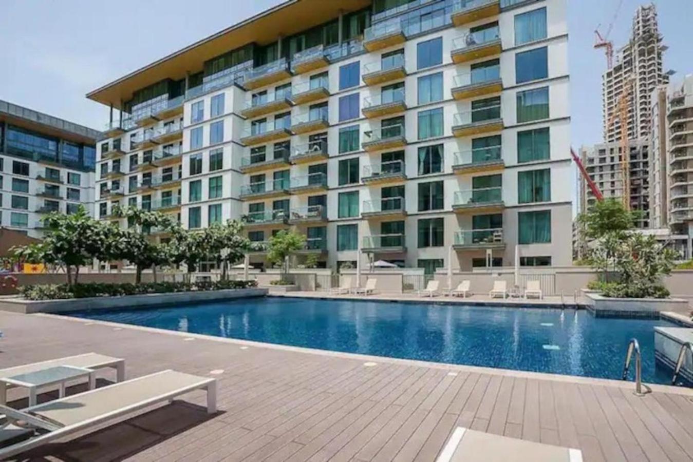 New Spacious 1br With Pool And Gym Apartment Dubai