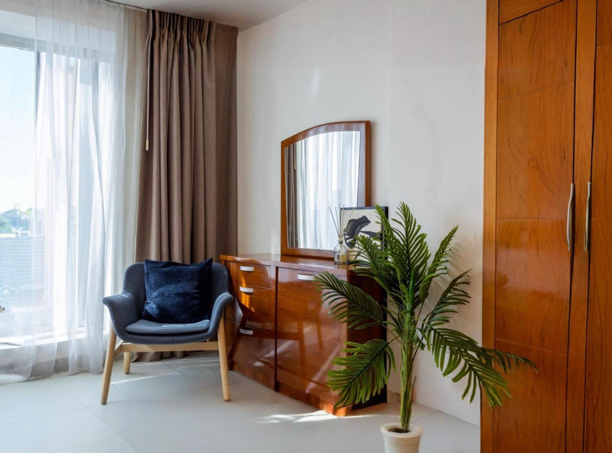 Elegant Escapes - 1b With Marina, Ain View Apartment Dubai