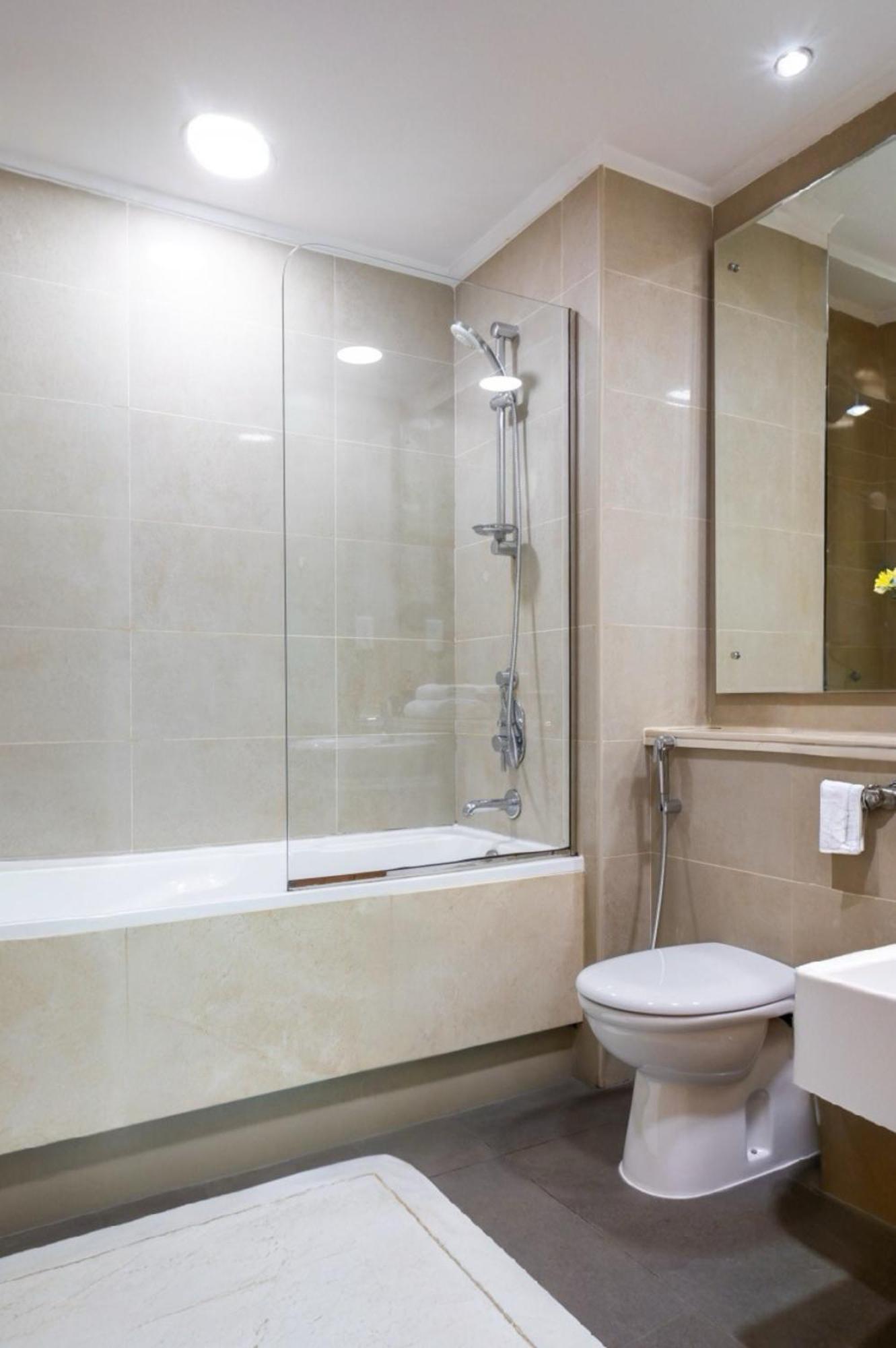 Elegant Escapes - 1b With Marina, Ain View Dubai