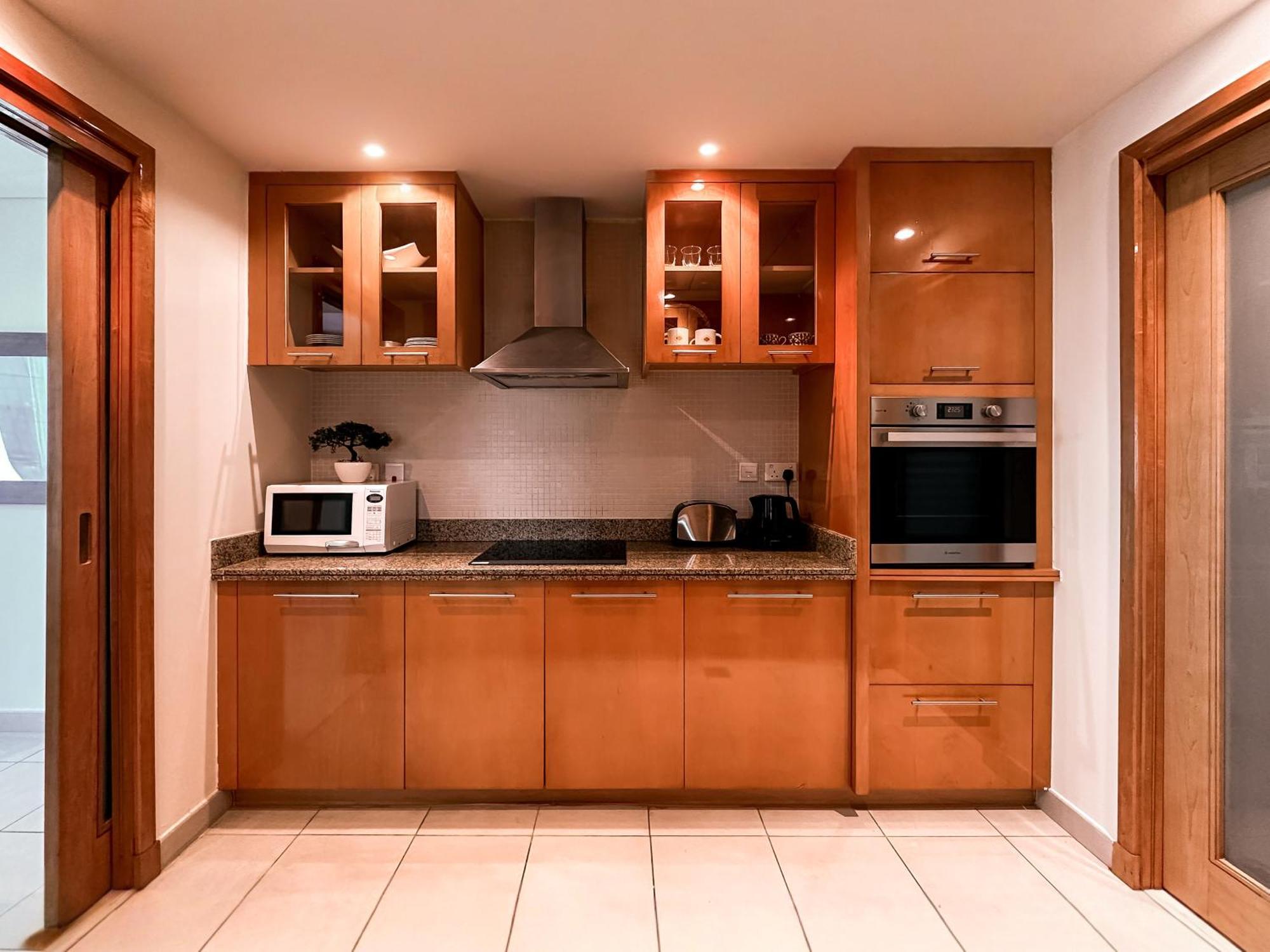 Apartment Elegant Escapes - 1b With Marina, Ain View Dubai