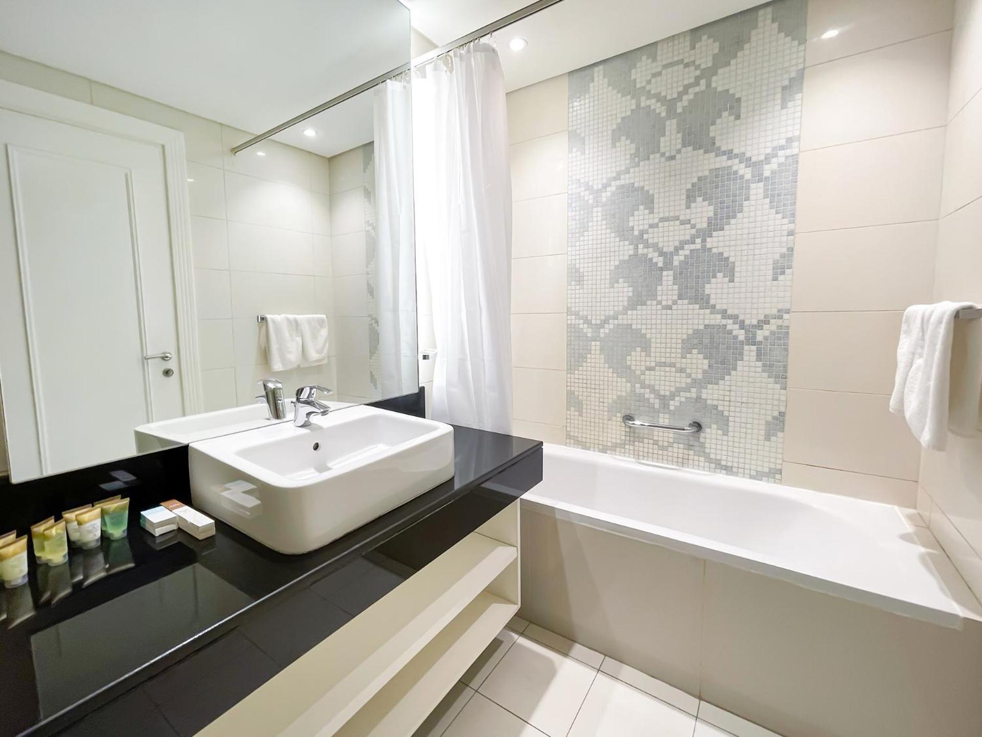 Special Offer I1bhk In Business Bay I Bills Included Apartment Dubai