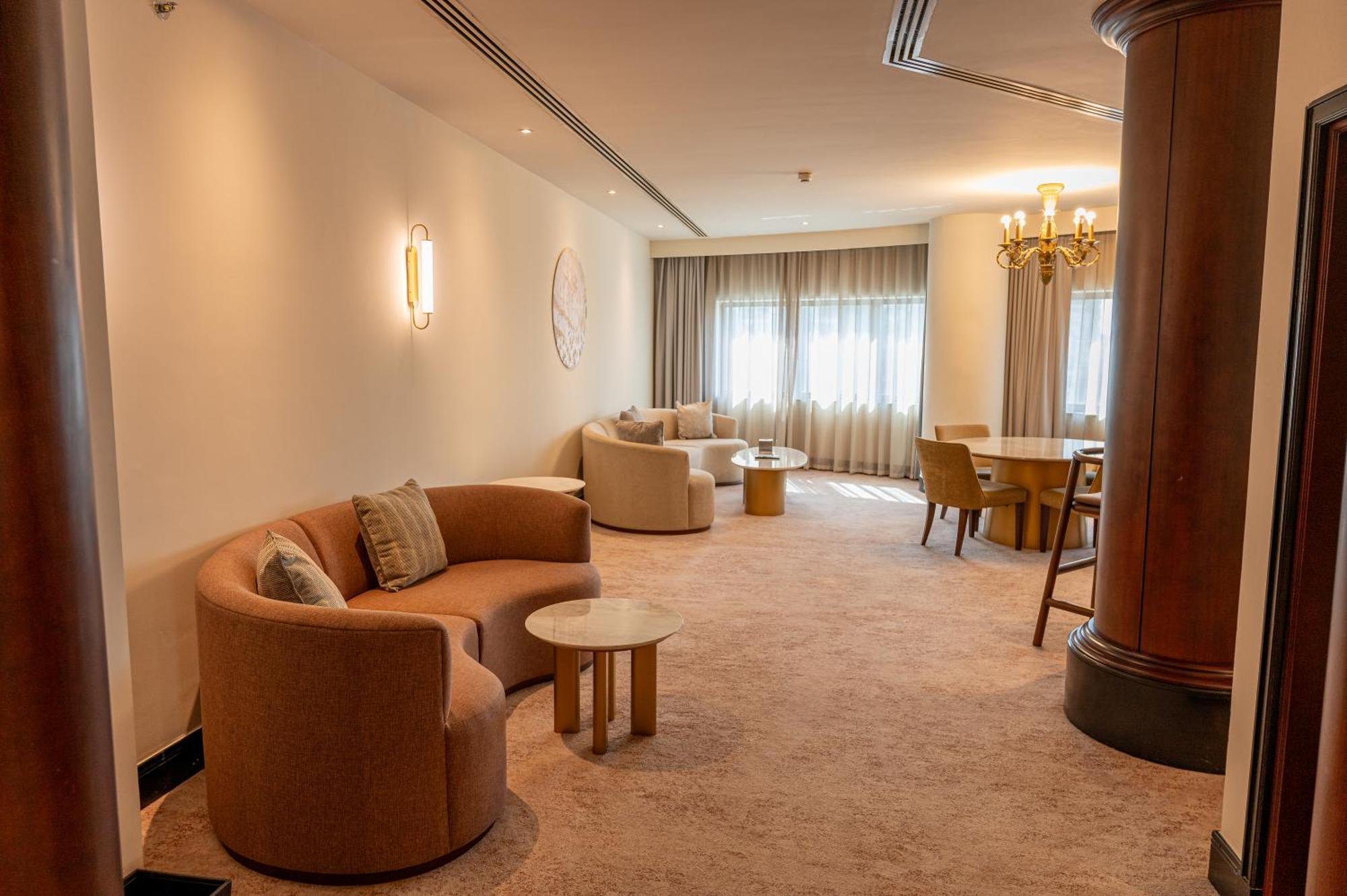 Majestic Cove - Formerly Le Meridien Fairway Otel
