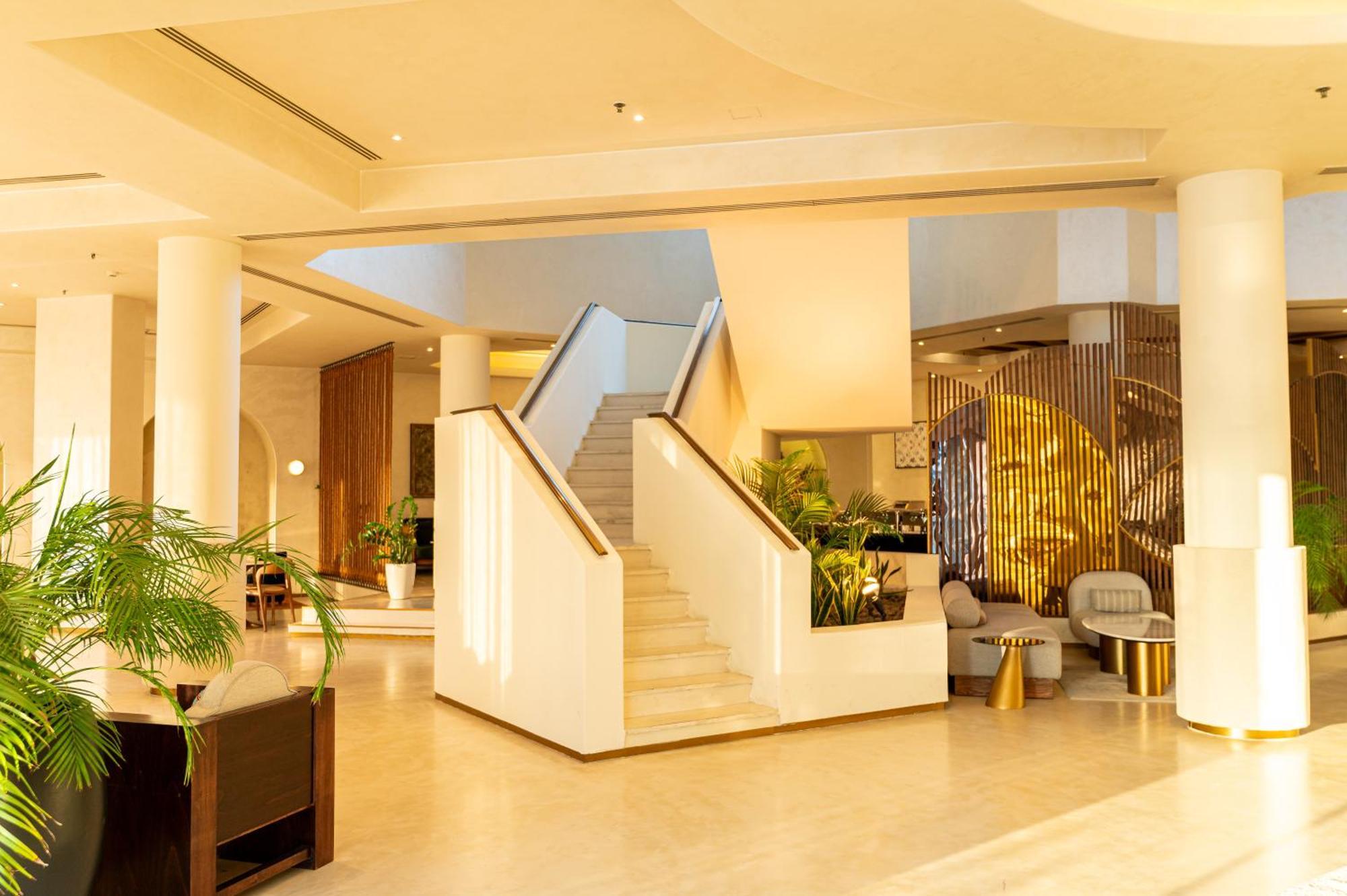 Majestic Cove - Formerly Le Meridien Fairway Dubai