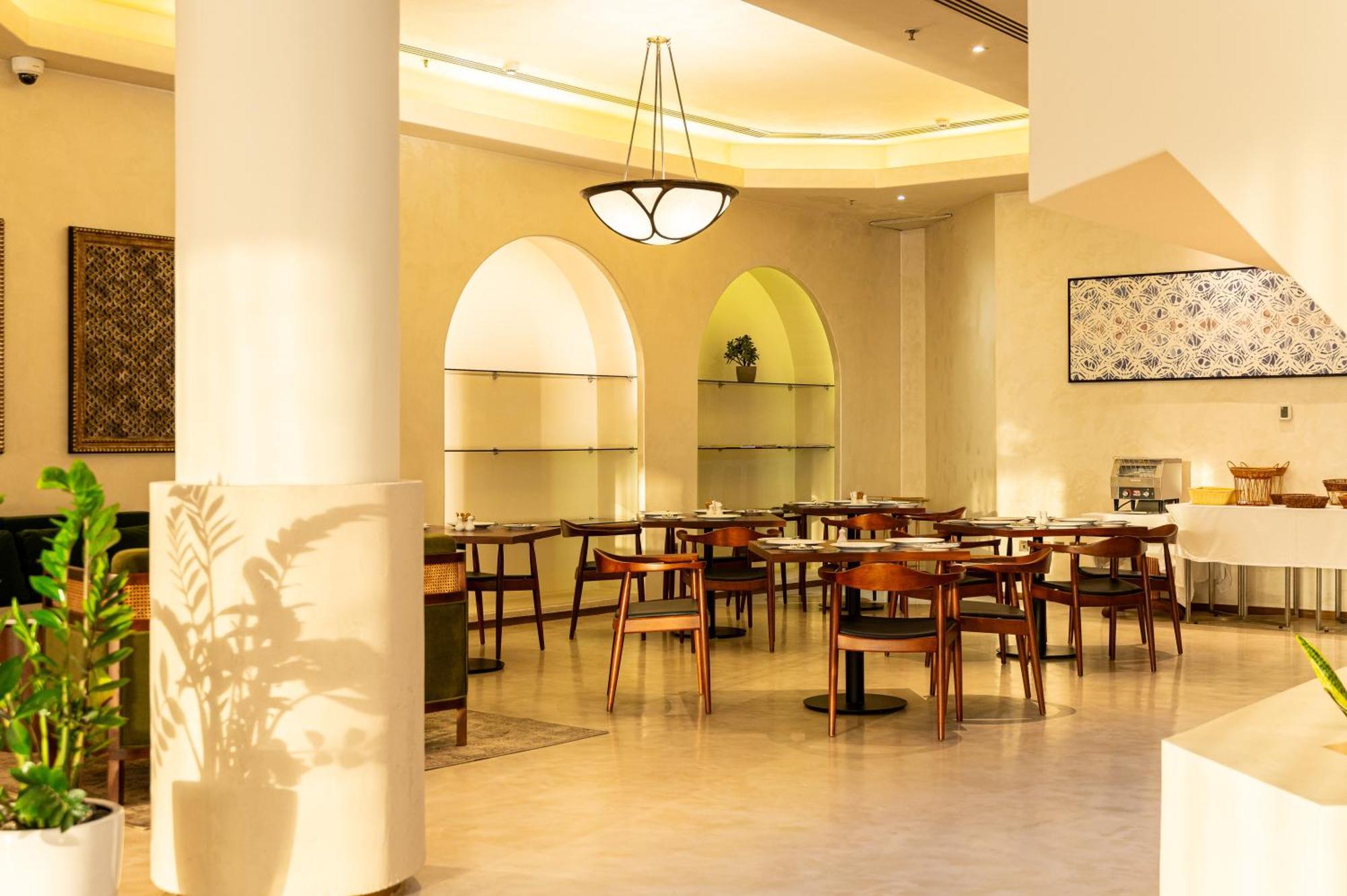 Majestic Cove - Formerly Le Meridien Fairway 4* Dubai