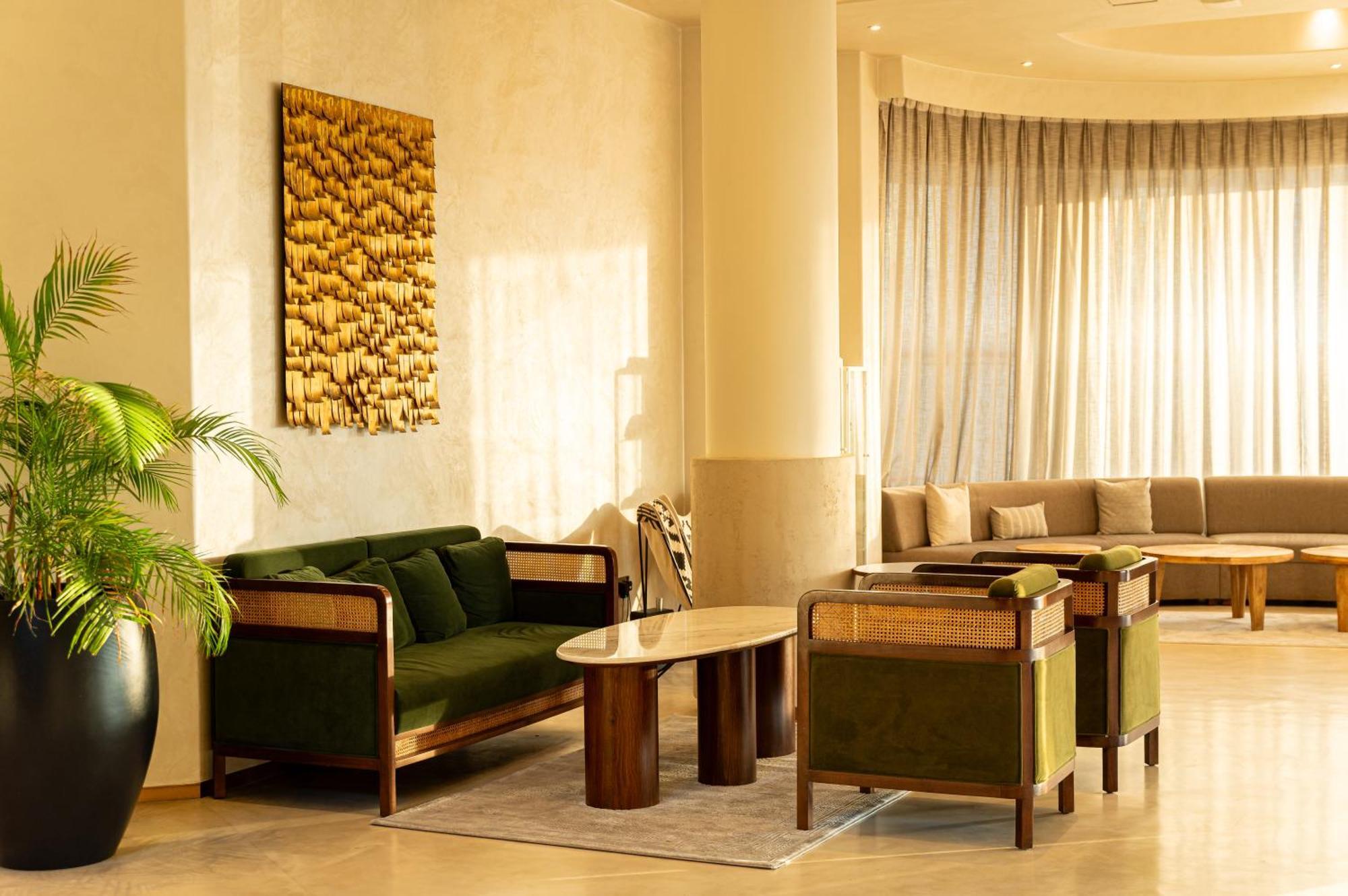 Majestic Cove - Formerly Le Meridien Fairway Otel