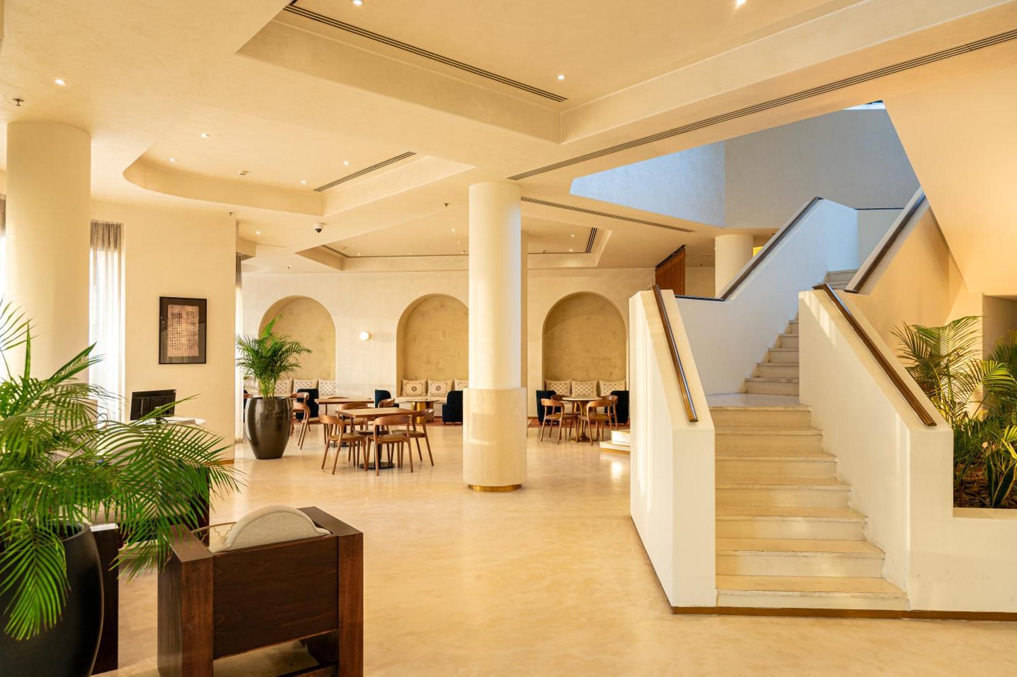 Majestic Cove - Formerly Le Meridien Fairway Dubai