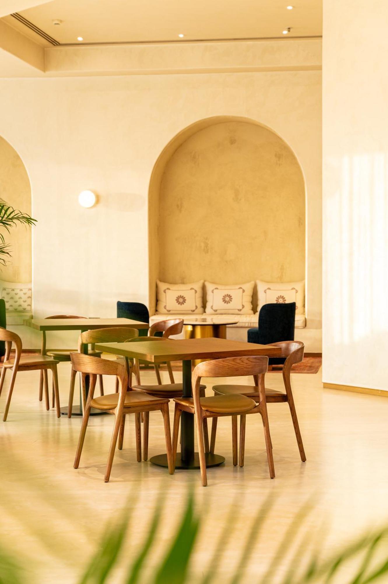 Majestic Cove - Formerly Le Meridien Fairway 4* Dubai