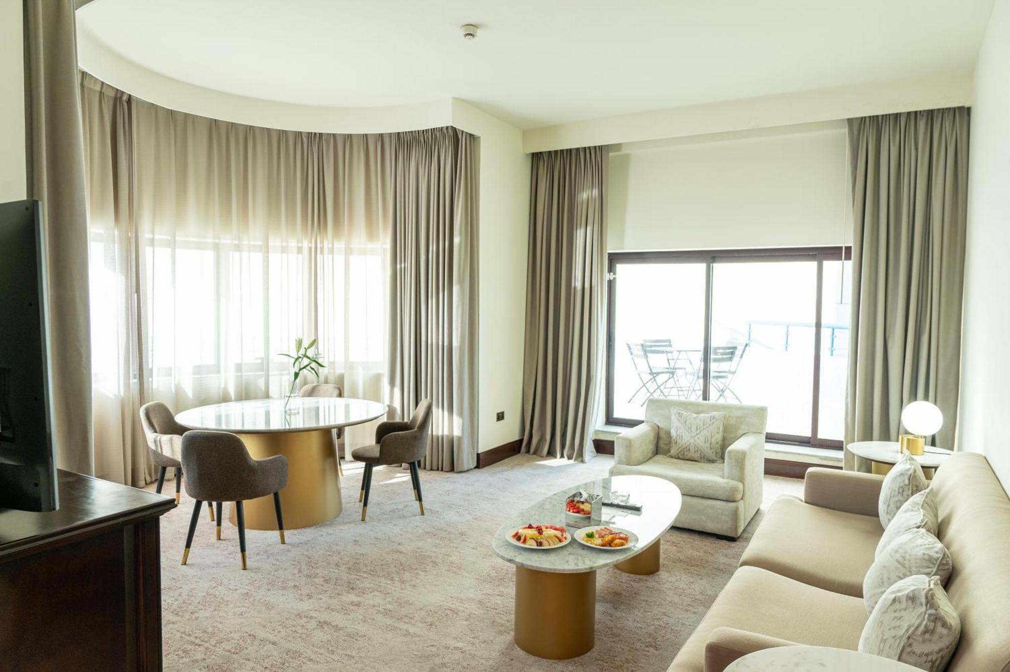 Majestic Cove - Formerly Le Meridien Fairway Dubai