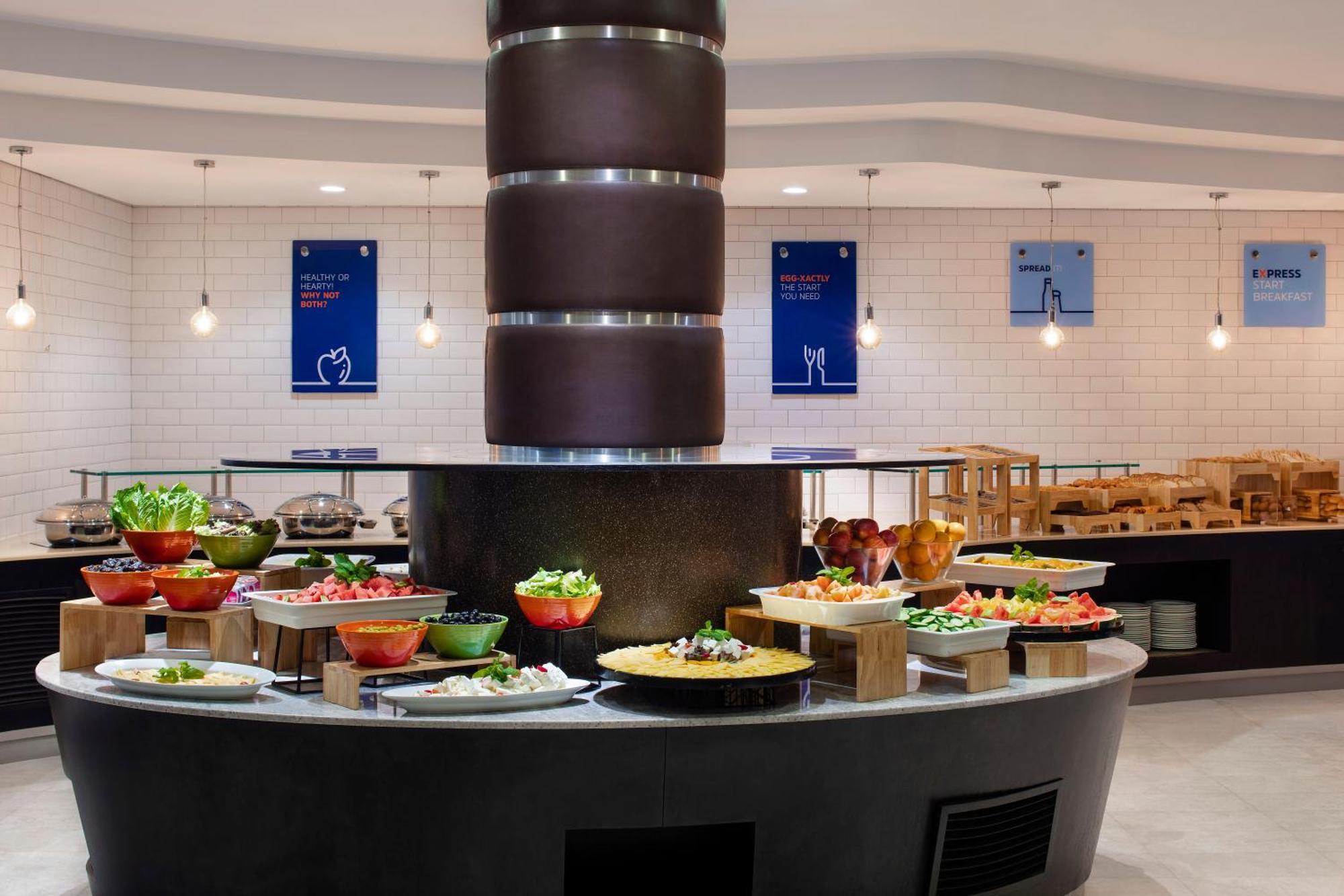 Hotel Express Airport By Ihg 3*