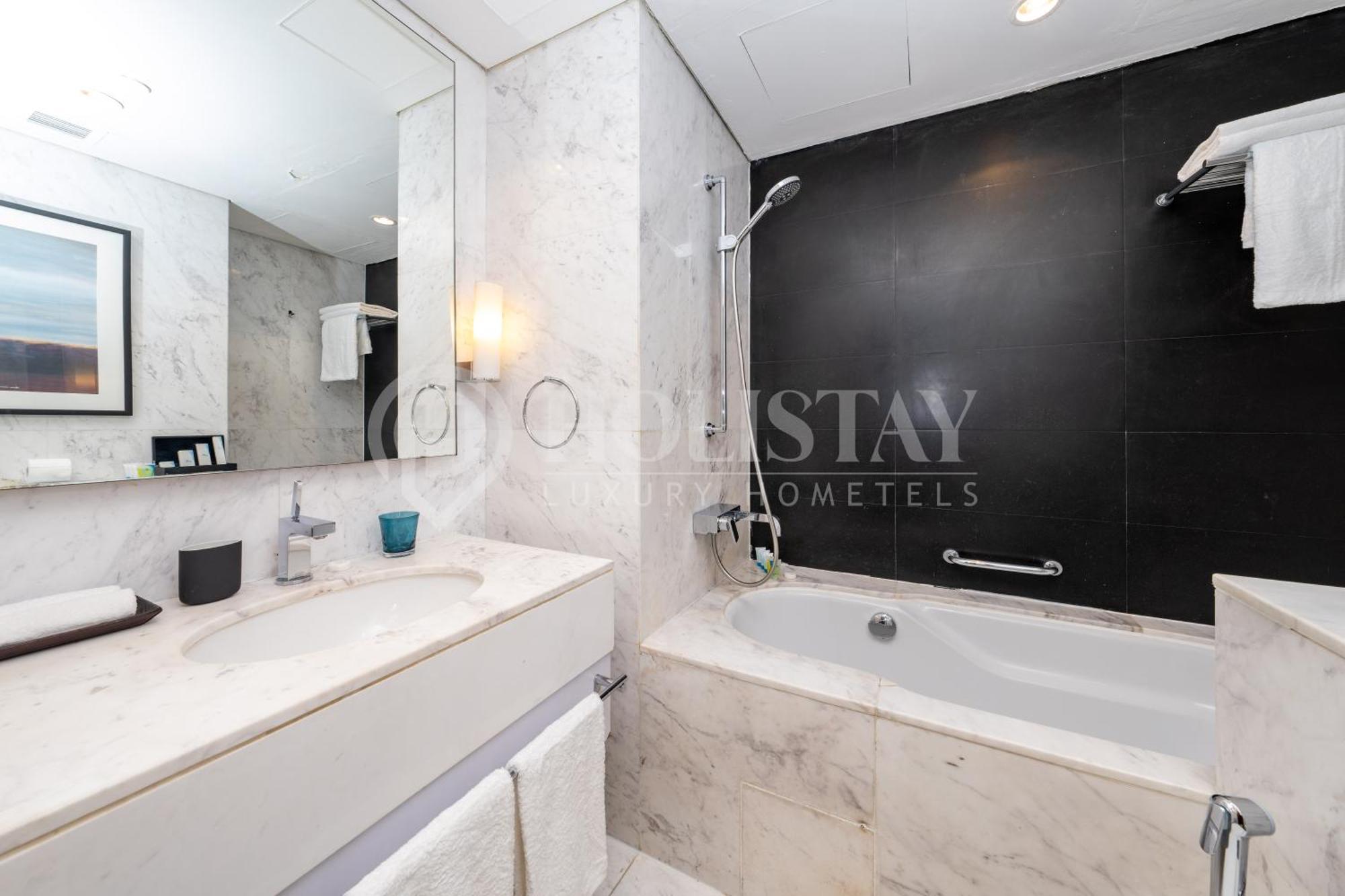 Holistay Luxury Homes - Burj Khalifa View - Direct Access Mall Daire Dubai