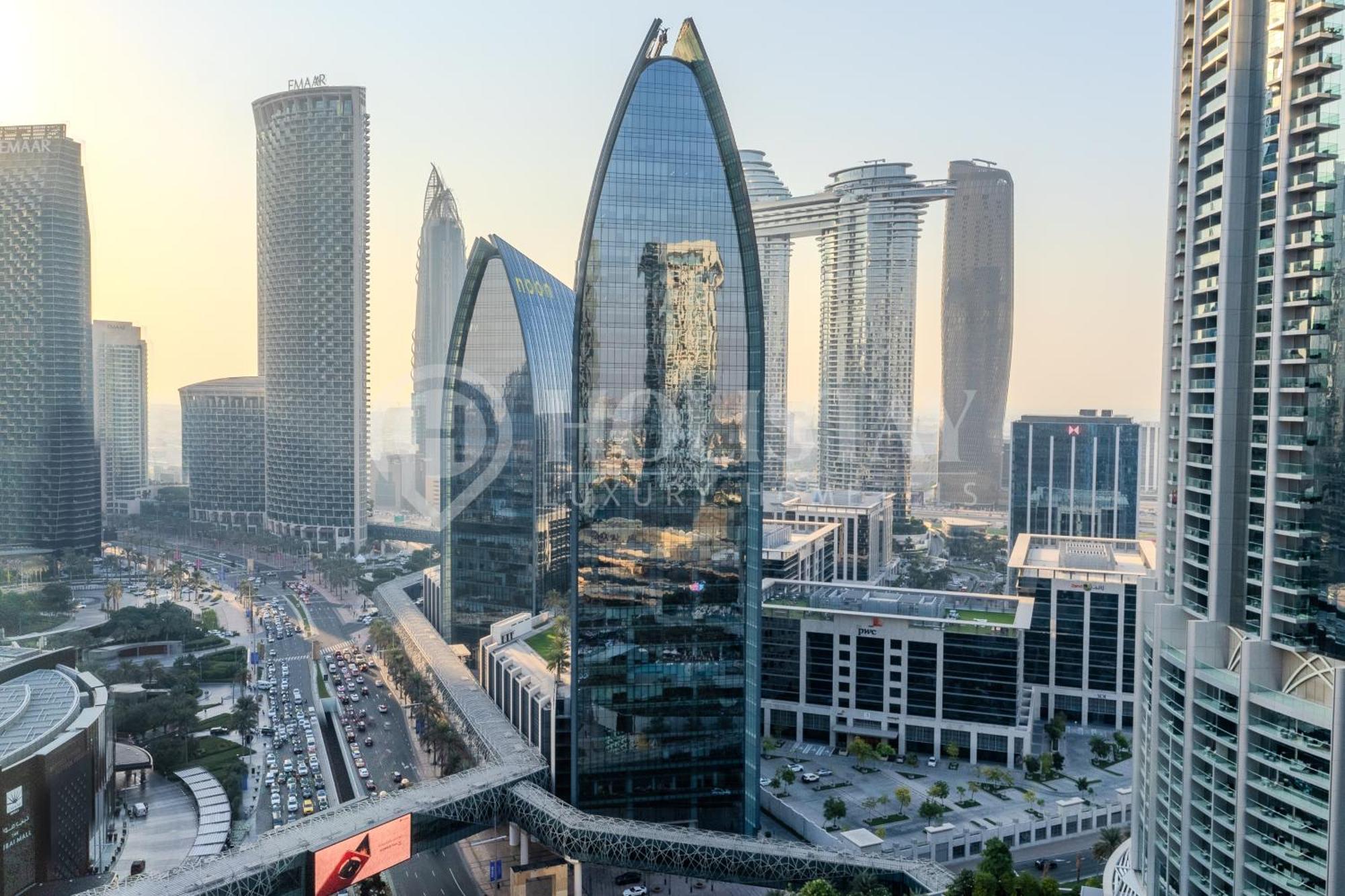 Holistay Luxury Homes - Burj Khalifa View - Direct Access Mall * Dubai